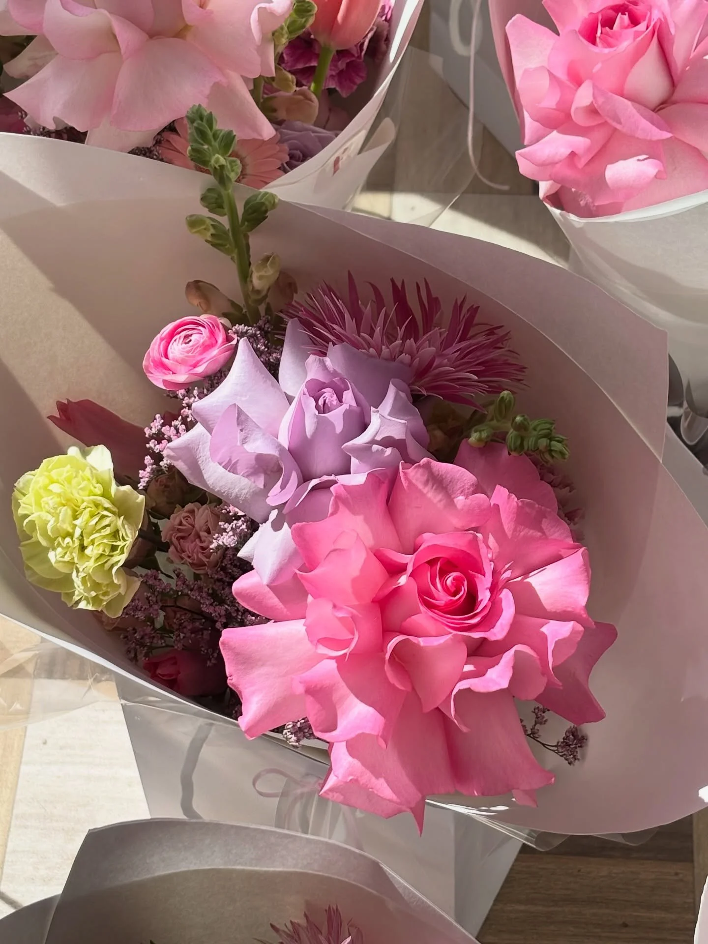 barbie girl flowers for all the mamas this weekend 💞🧚🫧

little bit of capacity for walk-ins today or deliveries tomorrow - come by the studio or drop me a message x

hastings Mother&rsquo;s Day flowers | st Leonard&rsquo;s florist