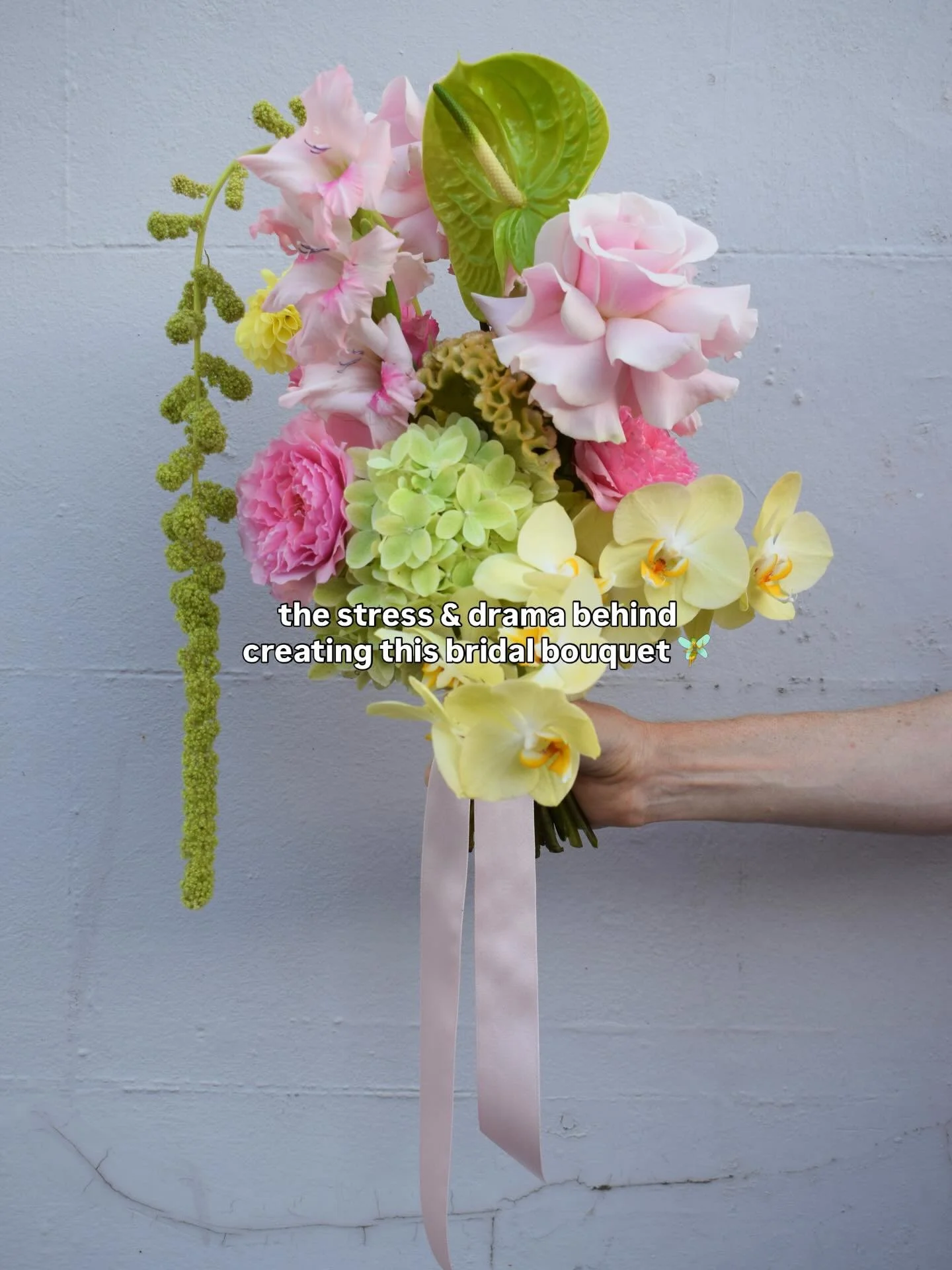 my most stressful wedding morning to date which resulted in my most favourite bridal bouq to date 🥹🍋&zwj;🟩💛🧚🌸

last two photos shot by @lpeacock_photography 

London wedding florists | modern floral designer | bespoke florals | Sussex wedding f