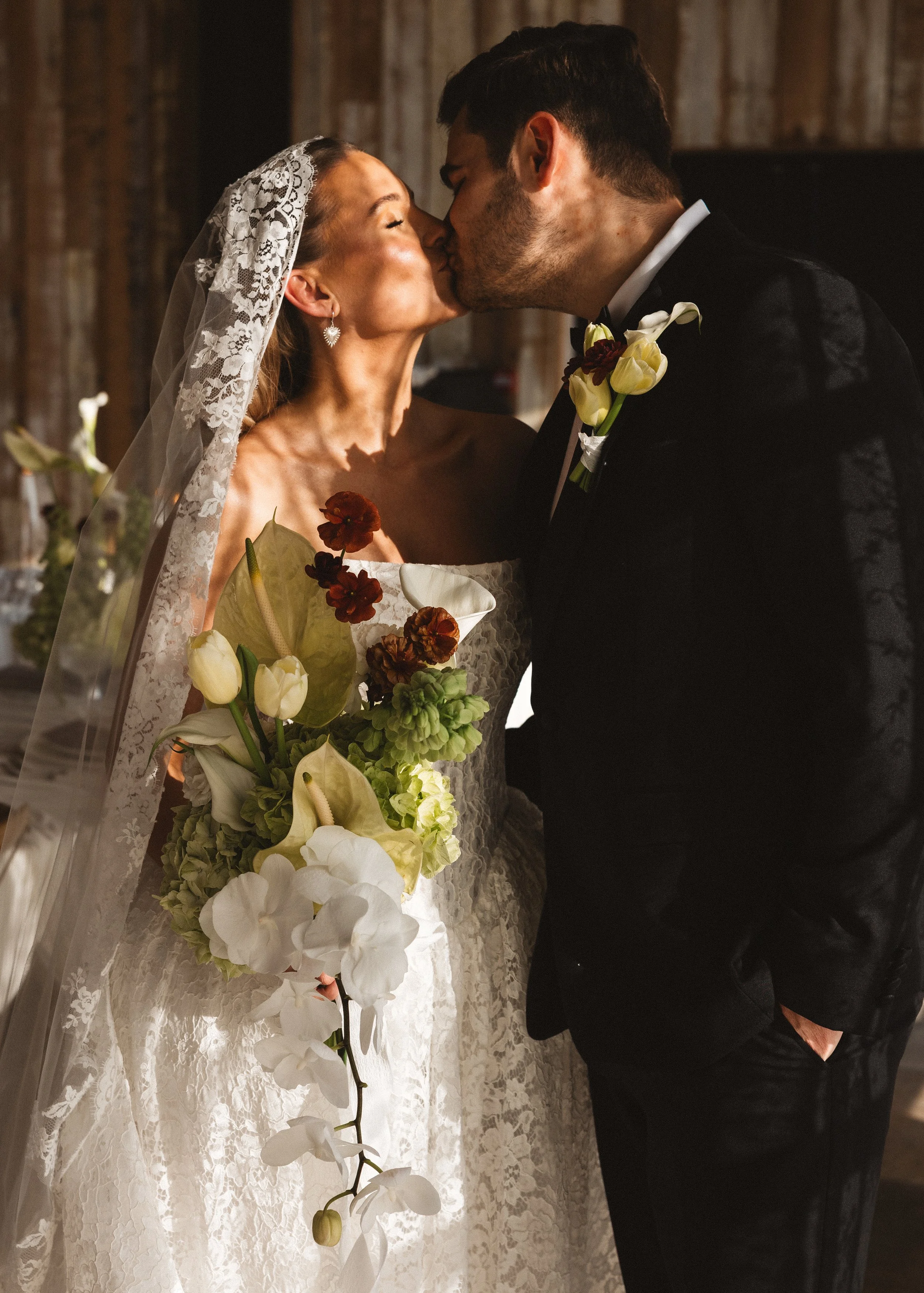 Modern wedding flowers at Botley Hill Barn