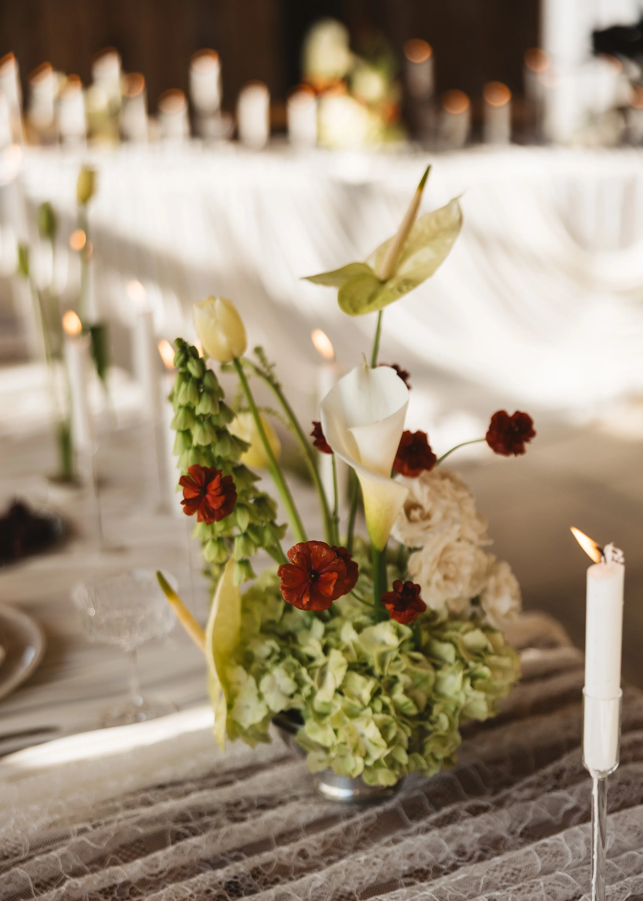 Botley Hill Barn modern wedding flowers
