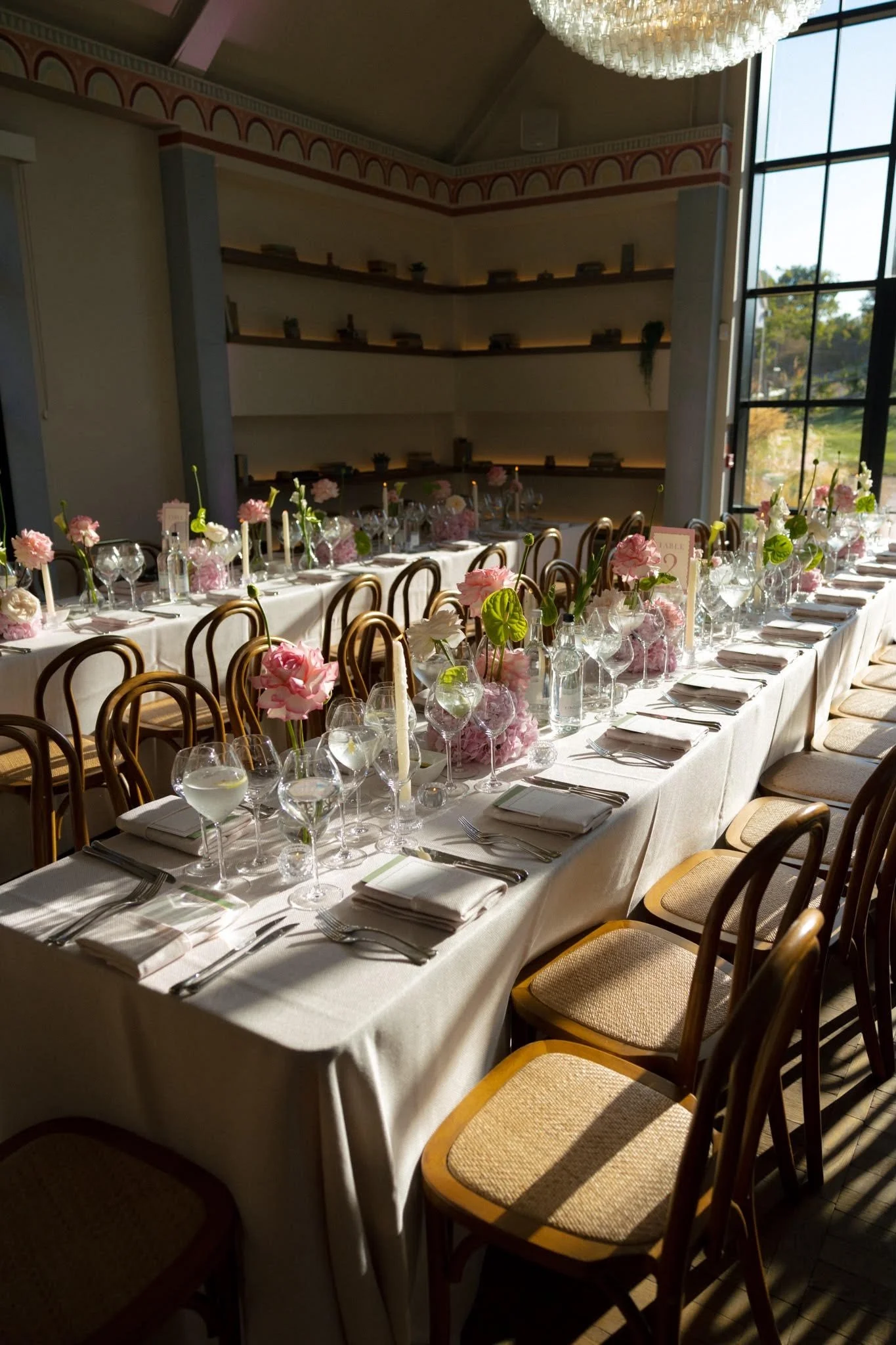 Modern pink & green table florals at LIMEKILN Sussex