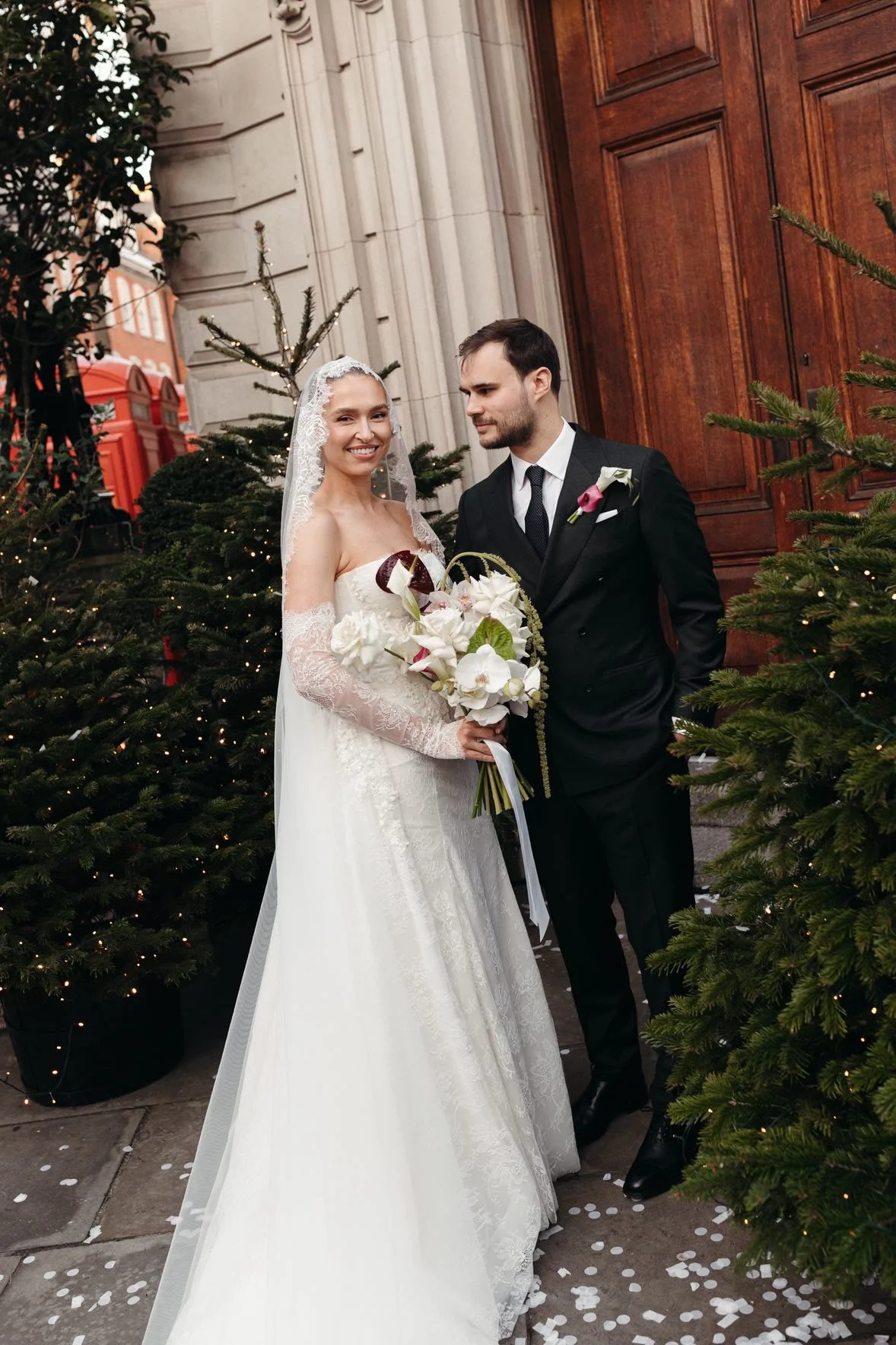 Modern wedding flowers at the NoMad London