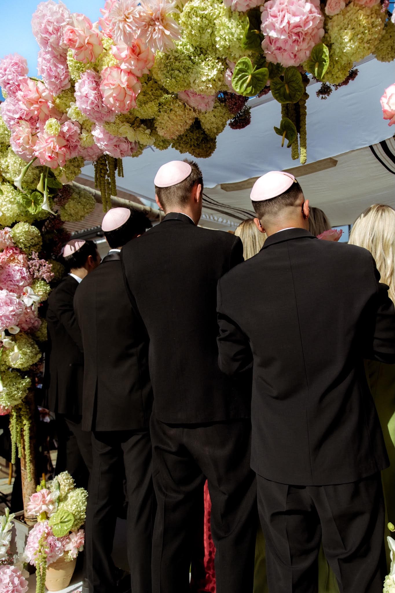 Modern chuppah florals at LIMEKILN Sussex