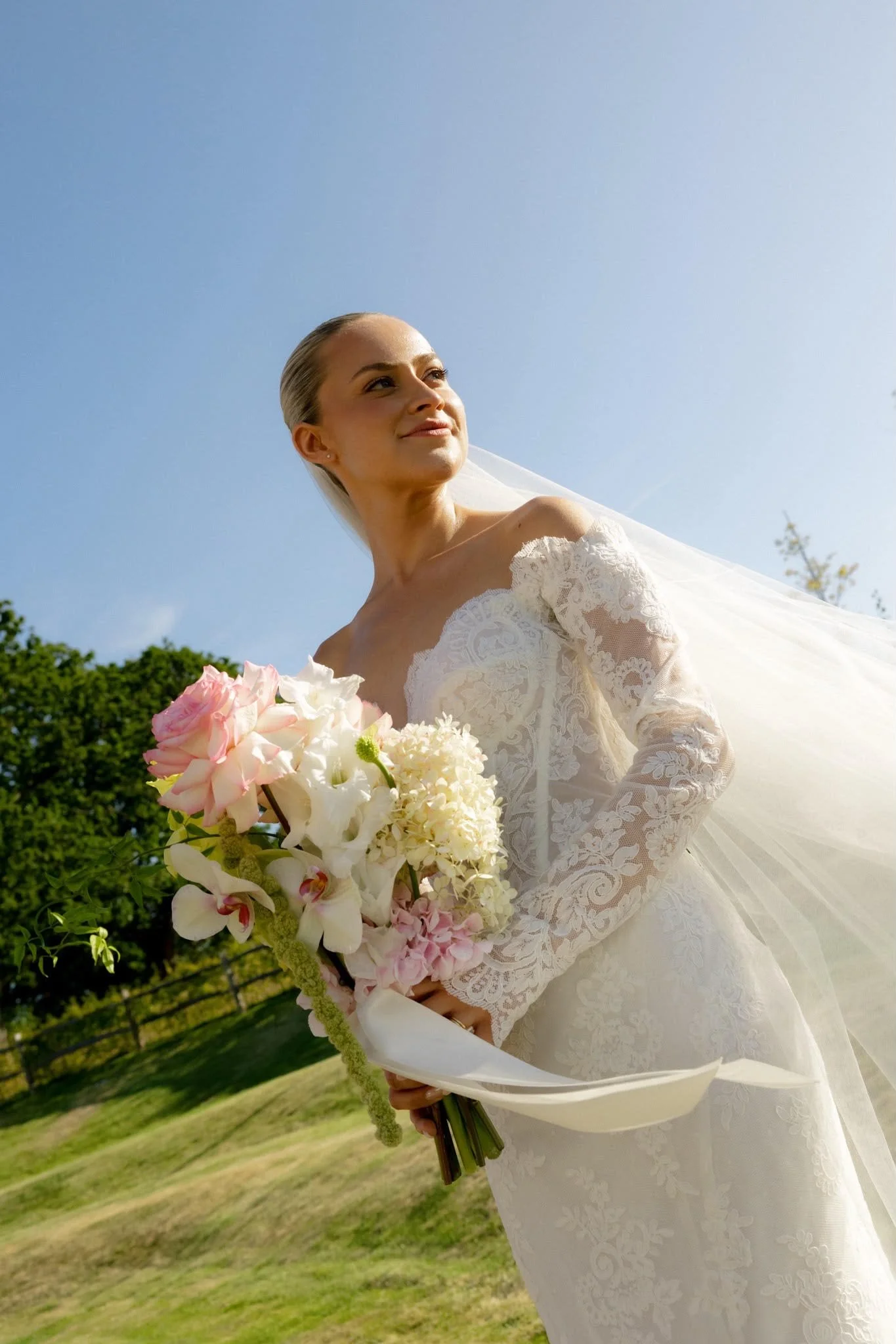 Modern bridal bouquet at LIMEKILN Sussex