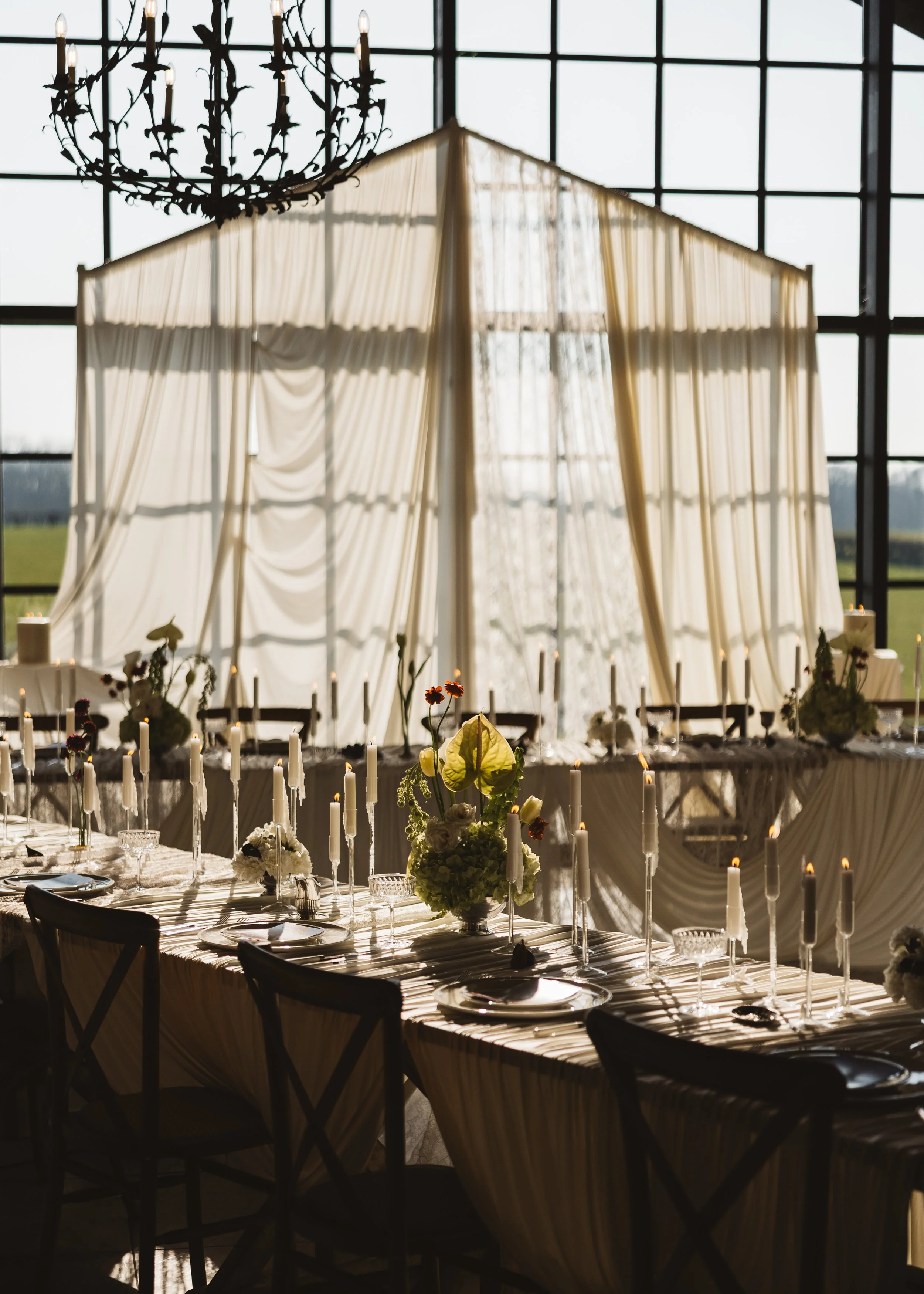 Botley Hill Barn modern wedding flowers