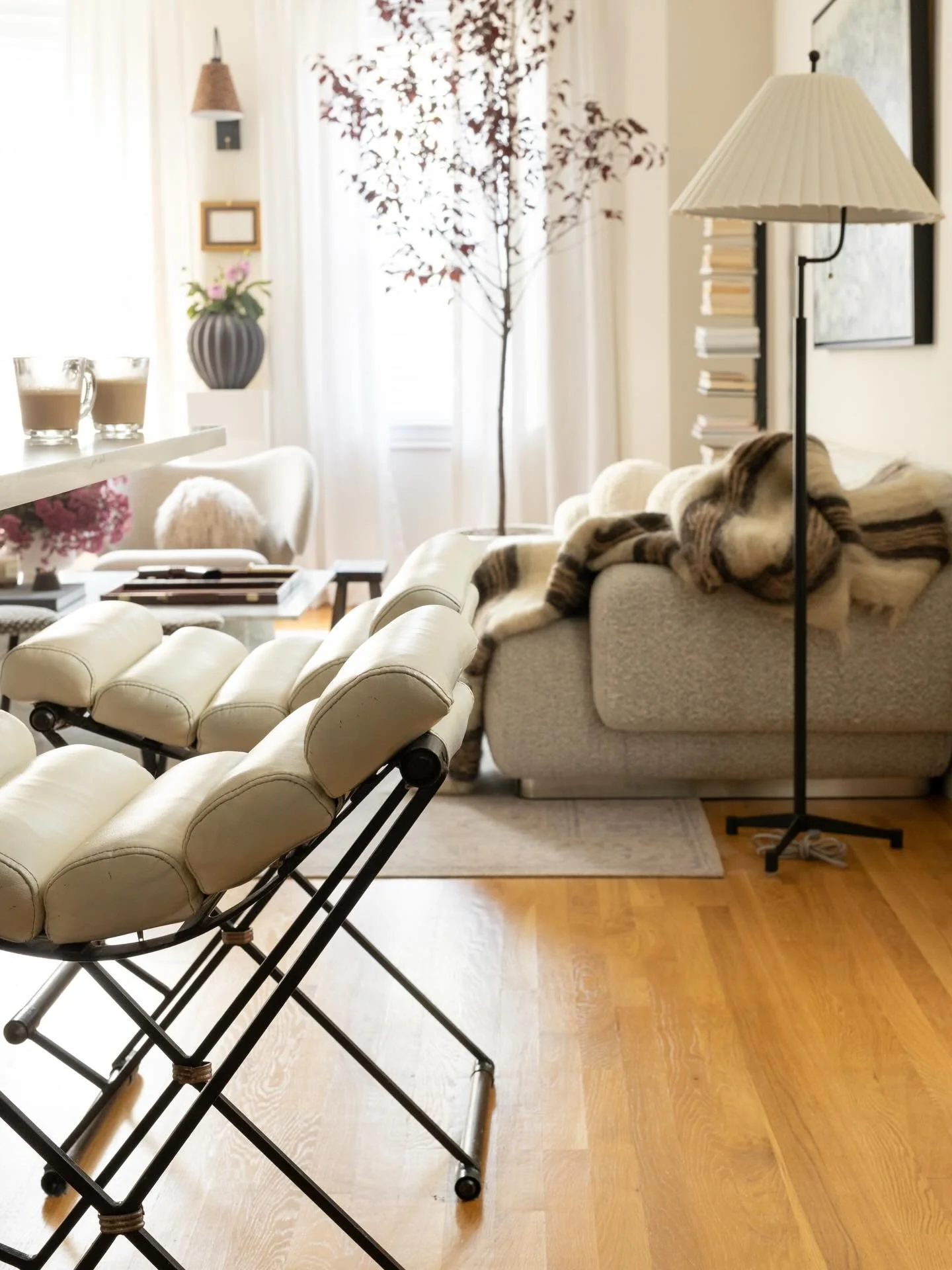 form meets feeling in this warm sunlit space