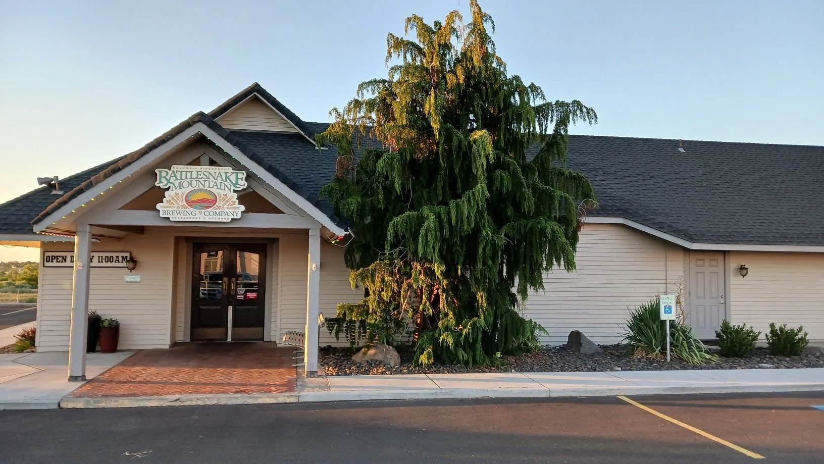 Rattlesnake Mountain Brewing Company