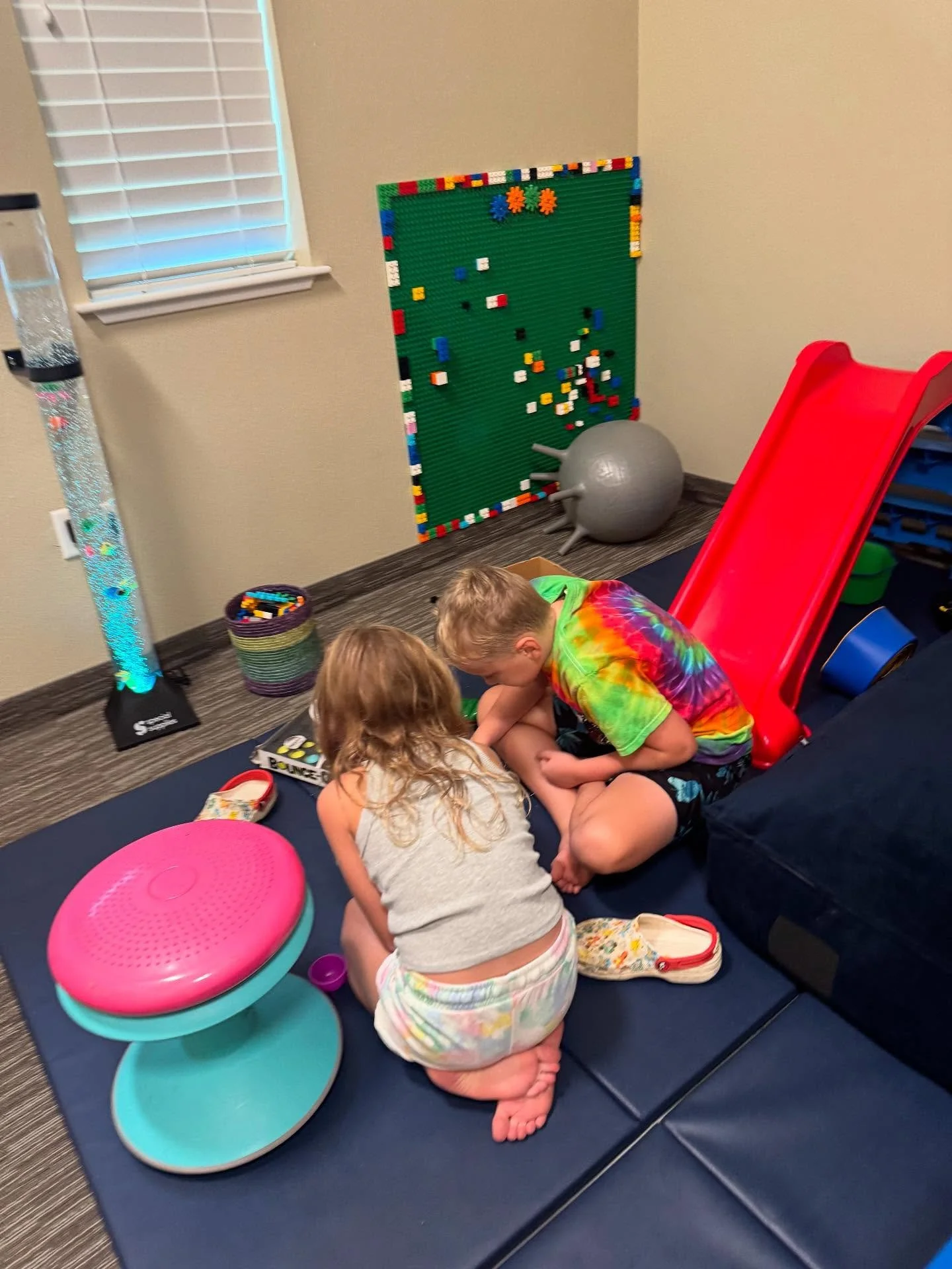 A little cooperative play really makes our day! 

#speechtherapy #funandgames