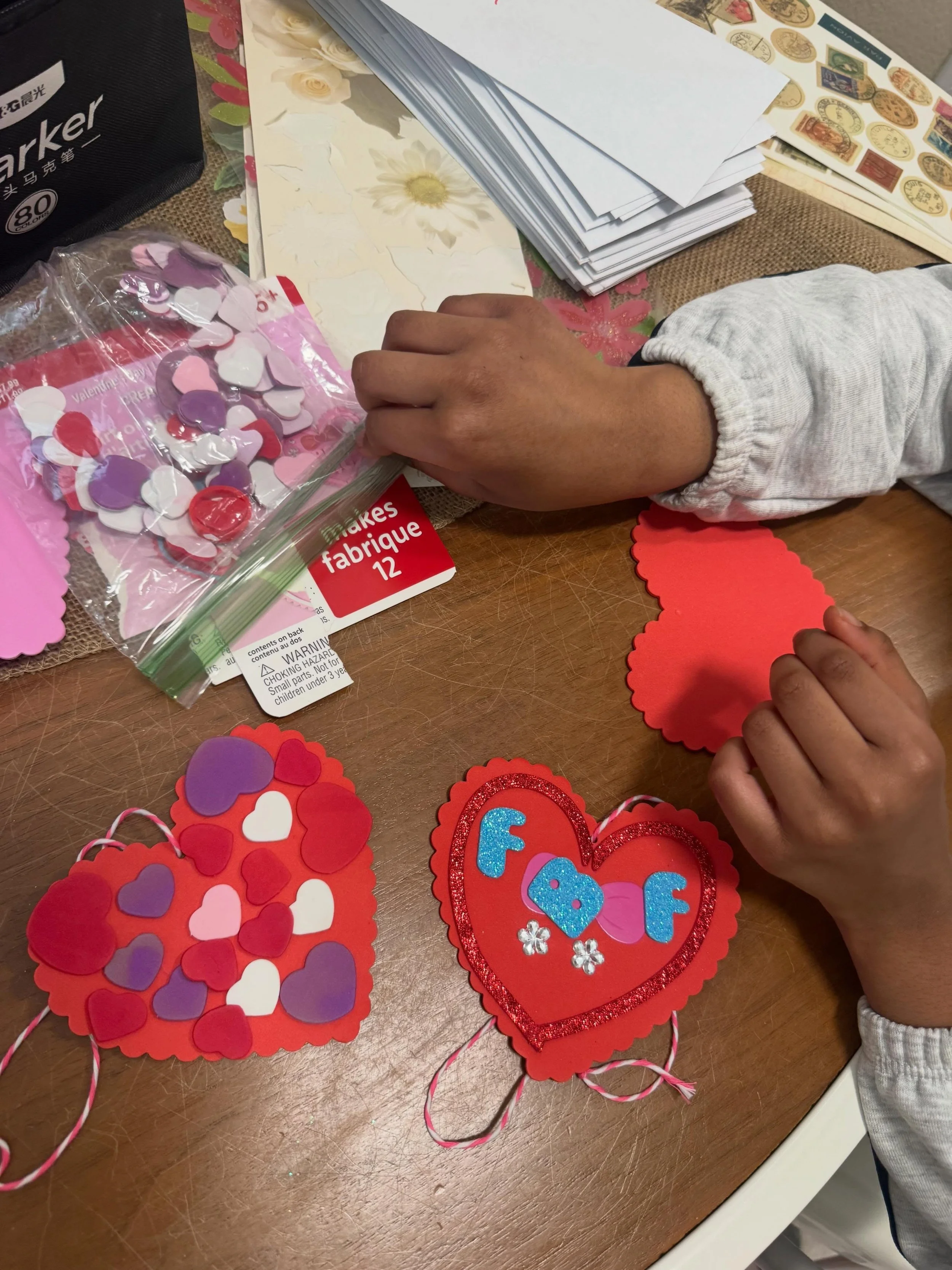 At Speechberry, crafts are more than just crafts. Activities like these help children practice:

✨ Following directions
✨ Expressive language
✨ Social interaction
✨ Fine motor skills
✨ Creativity and confidence

Building communication skills doesn&rs