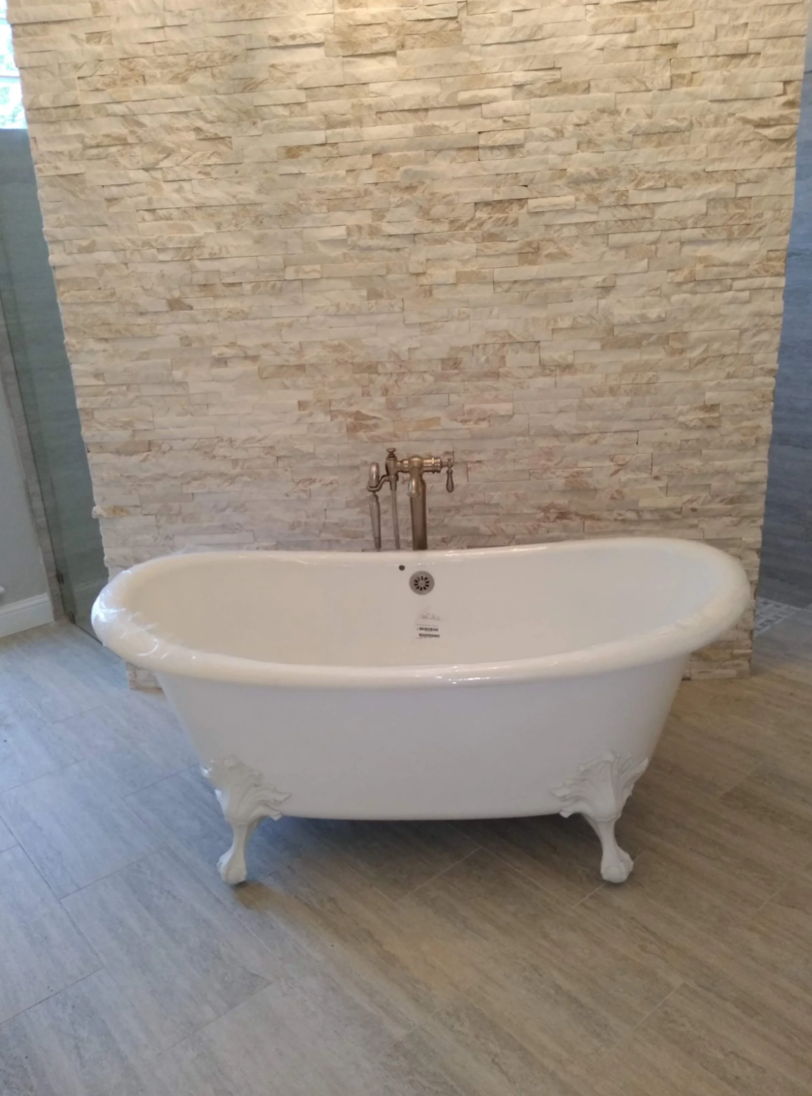 Tub with Freestanding Spout