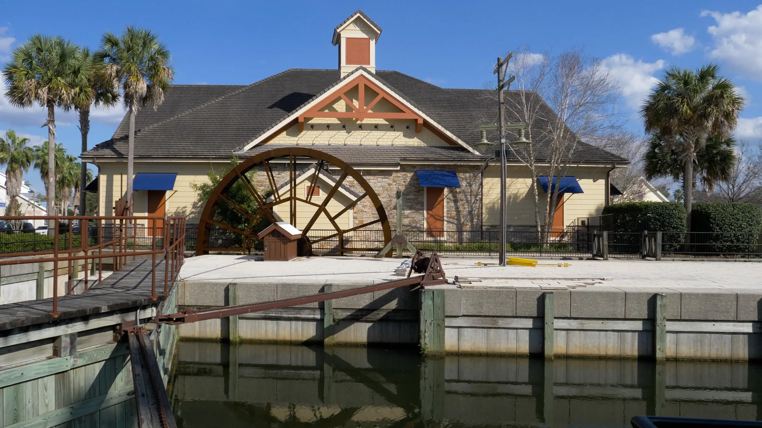 The Villages - Lake Sumter Landing 3.webp