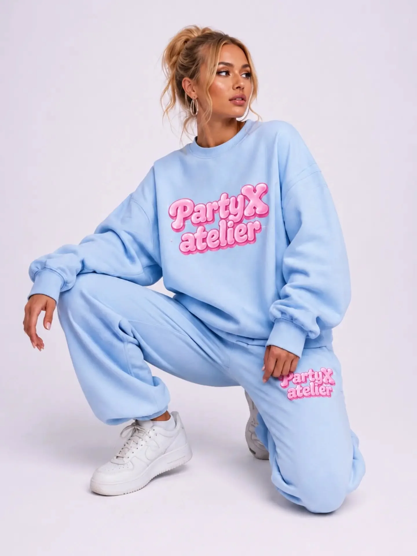 Autumn ARRIVALS
PartyX Sweatshirt and Jogger Set
Released earlier this season *a part of the September drop
Now available
www.partyxatelier.ca