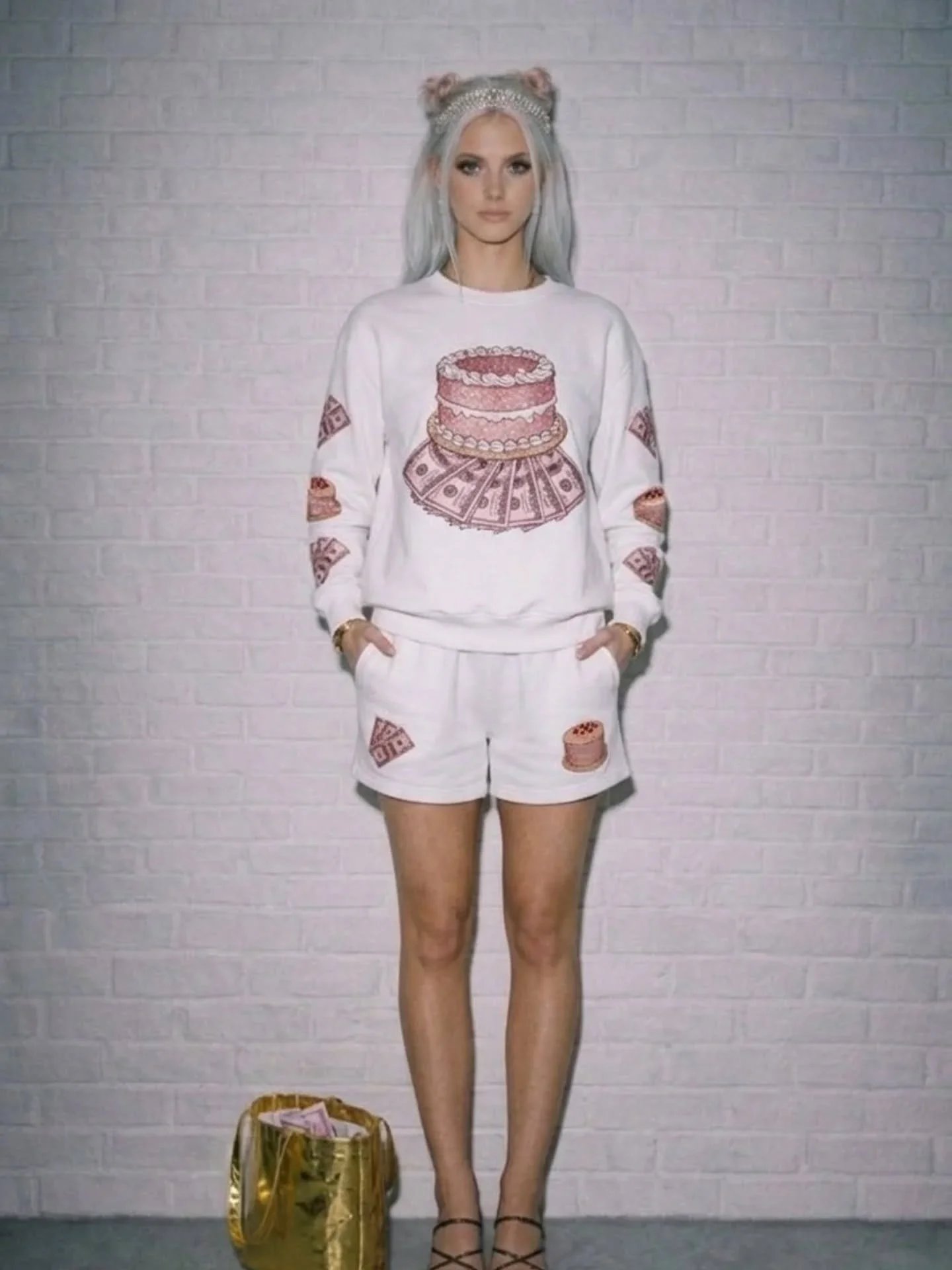 CAKE AND CASH SWEATSHIRT AND SHORTS SET
NOW IN
SHOP NOW
partyxatelier.ca
