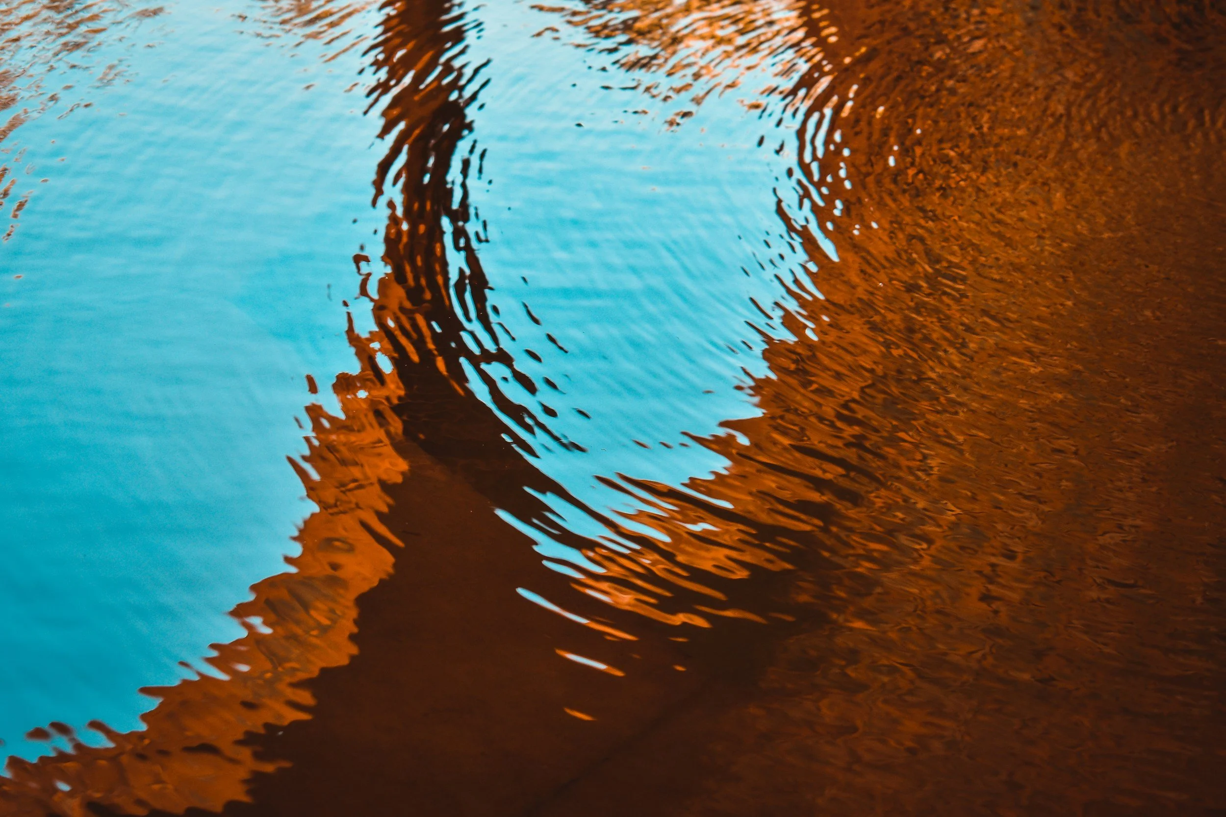 When Reflection Becomes a Loop: How Narrative Therapy Helps You Stop Retelling the Same Story