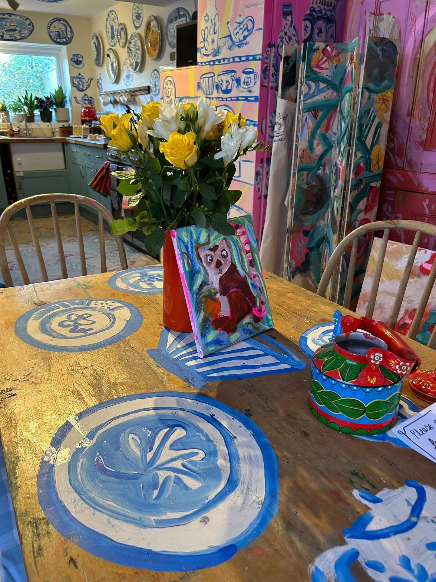 Last week, I went to visit @emilypowellstudio &rsquo;s 'The Art of Living' - her home entirely painted by hand! It was like stepping inside a piece of art. The walls, floors, furniture and even the slippers were painted! I had a soft spot for the lem