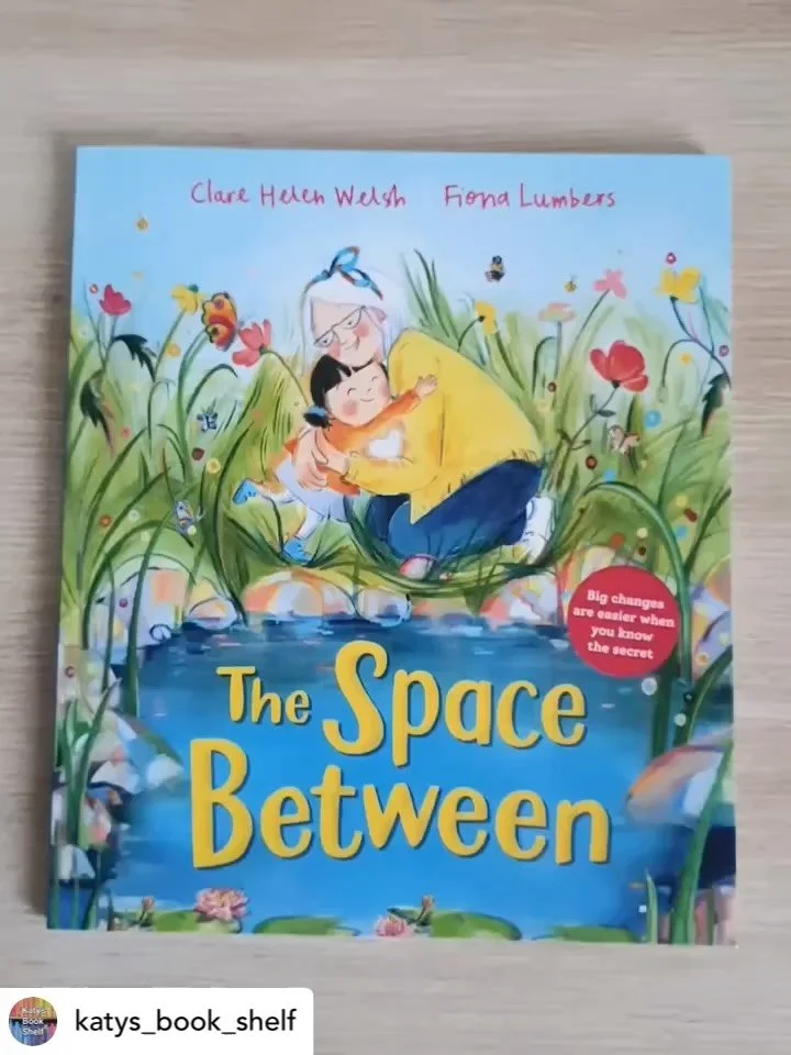 So so lovely to see The Space Between by @fiona_lumbers , @andersenpress and me receiving such lovely reviews. This one is from @katys_book_shelf . "A sweet picture book that helps children work through change." 🥰🥰 

📖 The Space Between
