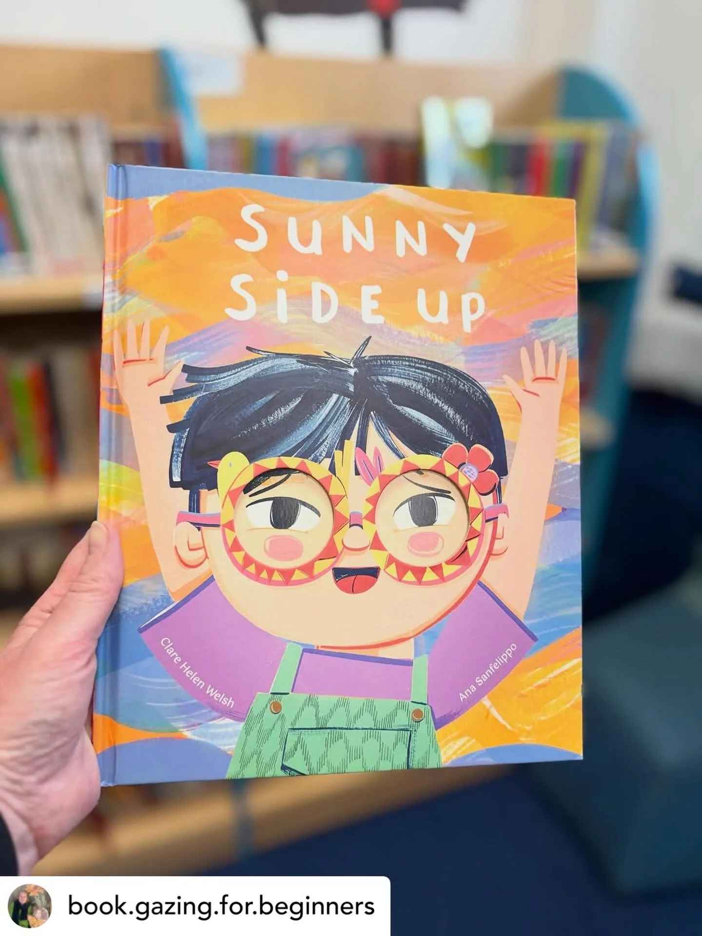 Sally's post (see below!) is a perfect of example of how to practise gratitude and look for the good. Hope you recover swiftly, Sally! ☀️ 

@book.gazing.for.beginners Turned a negative into a positive&hellip;..a bout of laryngitis meant I couldn&rsqu
