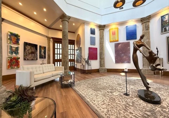 Thornwood Fine art Gallery in San Antonio, Texas representing coastal artist Aruna Rao