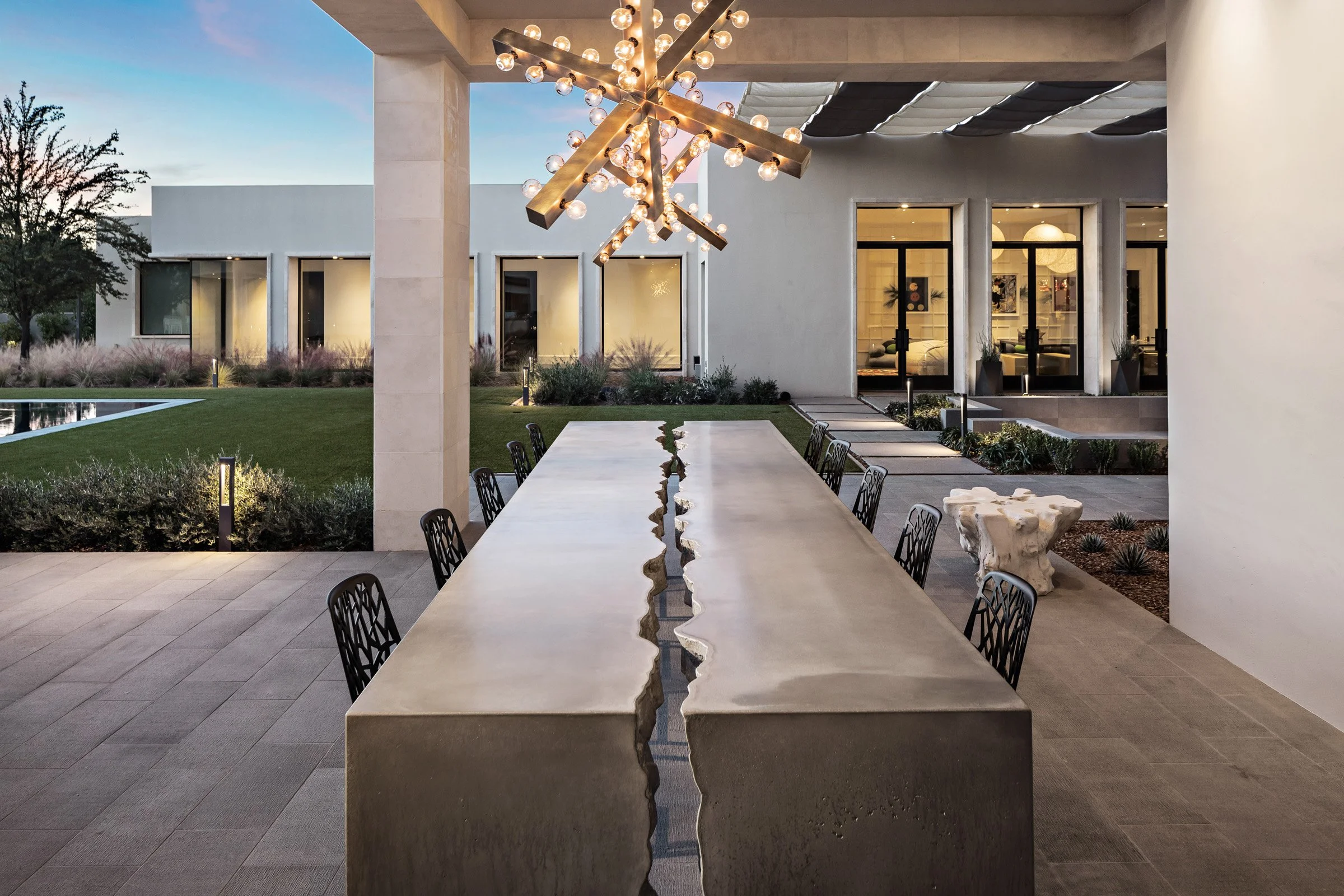 Leviathan table crafted in crystalline silica-free UHPC concrete
