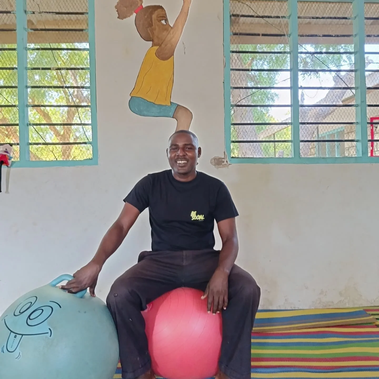 &iexcl;Ya conoc&eacute;is al equipo base de Be Social Project en terreno!
Aqu&iacute; va una breve presentaci&oacute;n del coraz&oacute;n que hace posible todo esto:

1. James
Est&aacute; con nosotros desde el inicio y ha pasado por diferentes &aacut