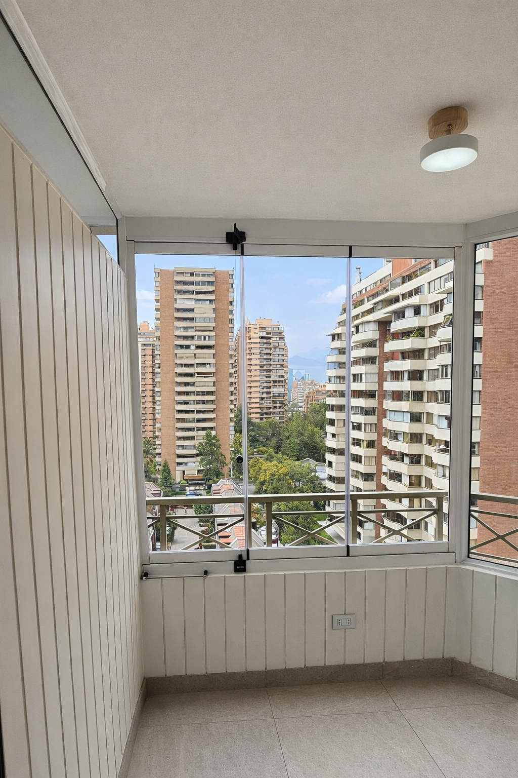 PIEZA Y TERRAZA DEPARTAMENTO LA GLORIA