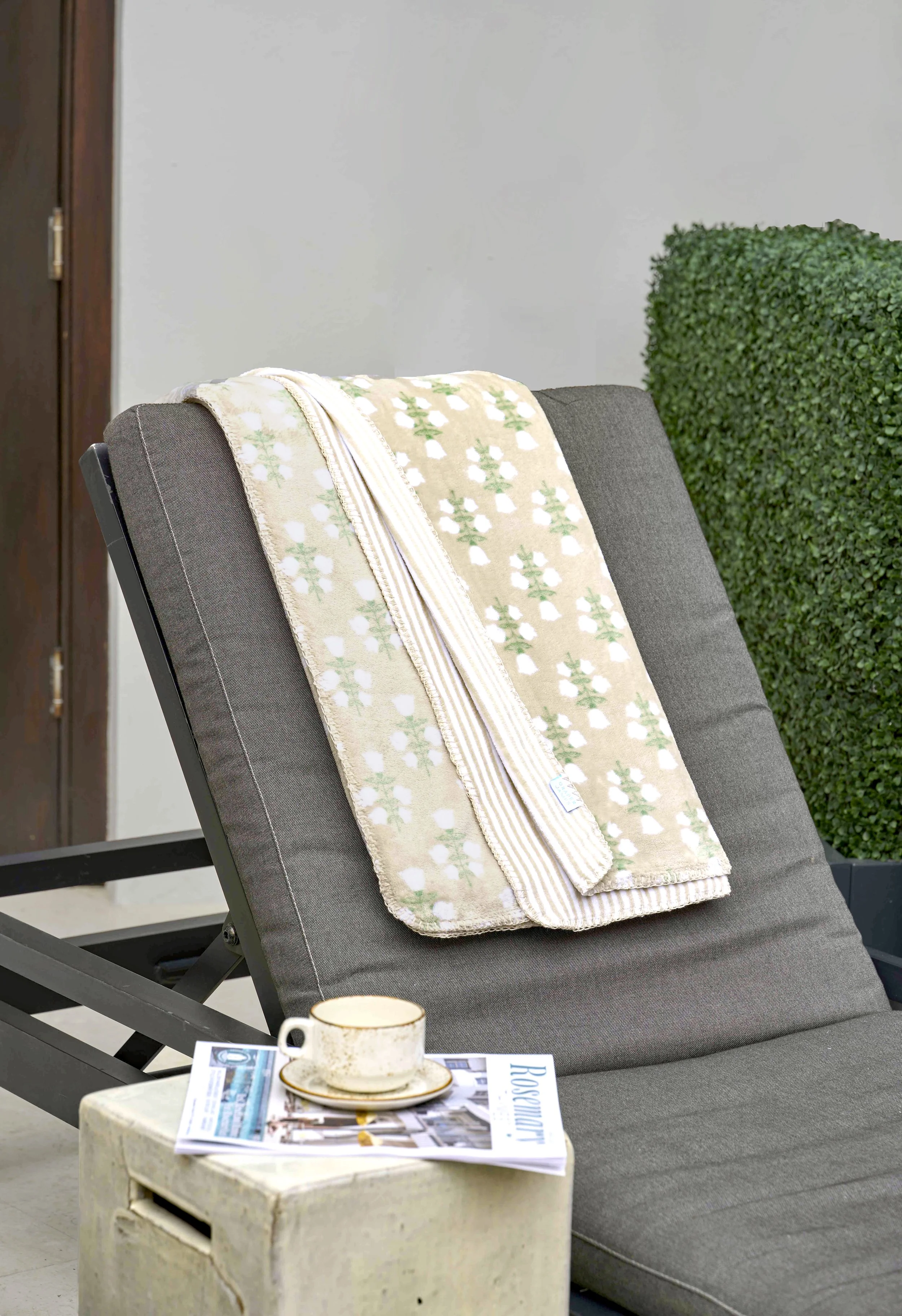 Decorative-Throw_8418.jpg