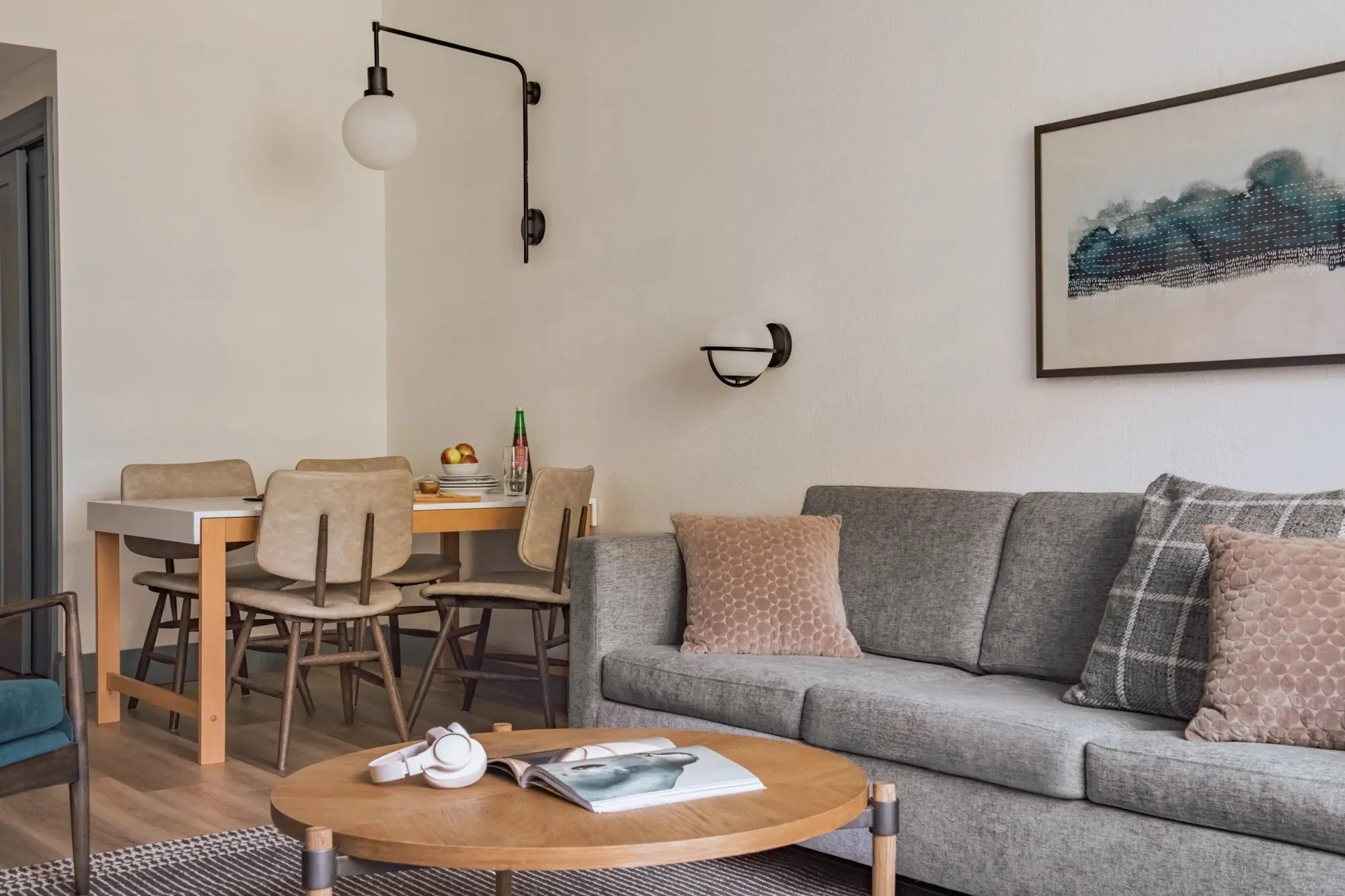 Dining Area.jpg