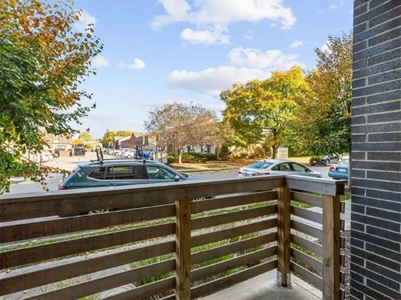 Bright mornings, bold city views&mdash;your own private balcony or patio awaits at Trotter&rsquo;s Park.