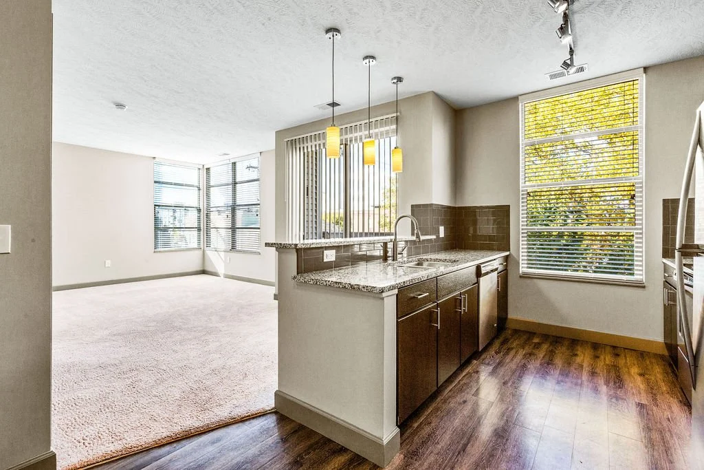 Trotters Park | Apartments in Columbus, OH | Kitchen and Living Room