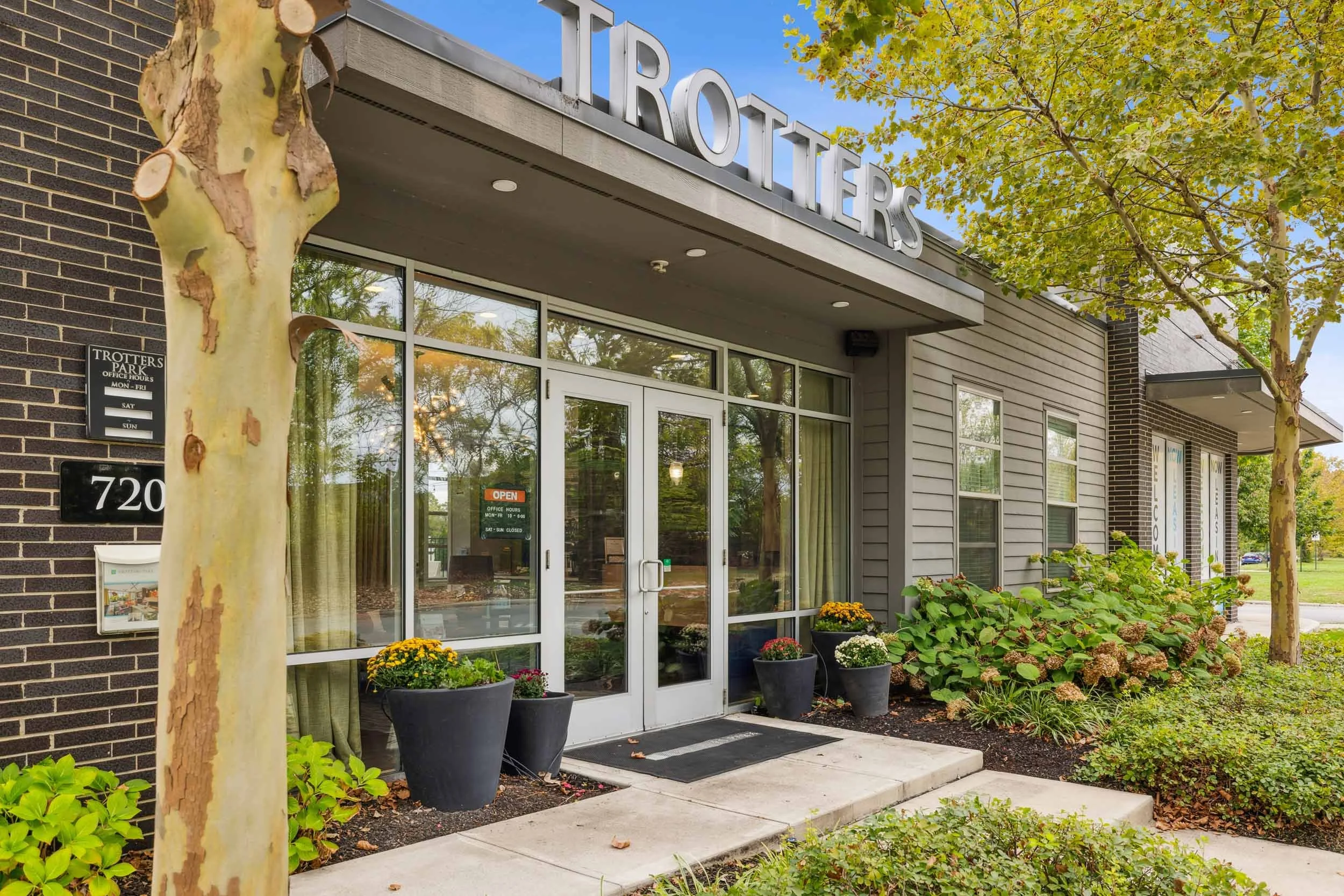 Trotters Park | Apartments in Columbus, OH | Clubhouse Entrance