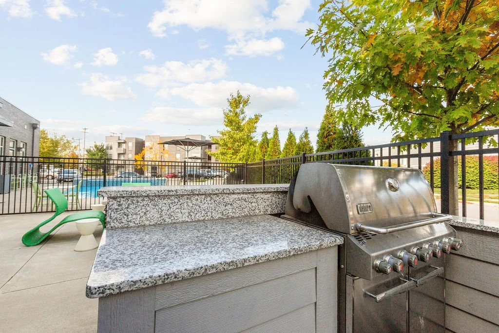 Trotters Park | Apartments in Columbus, OH | Grilling Station