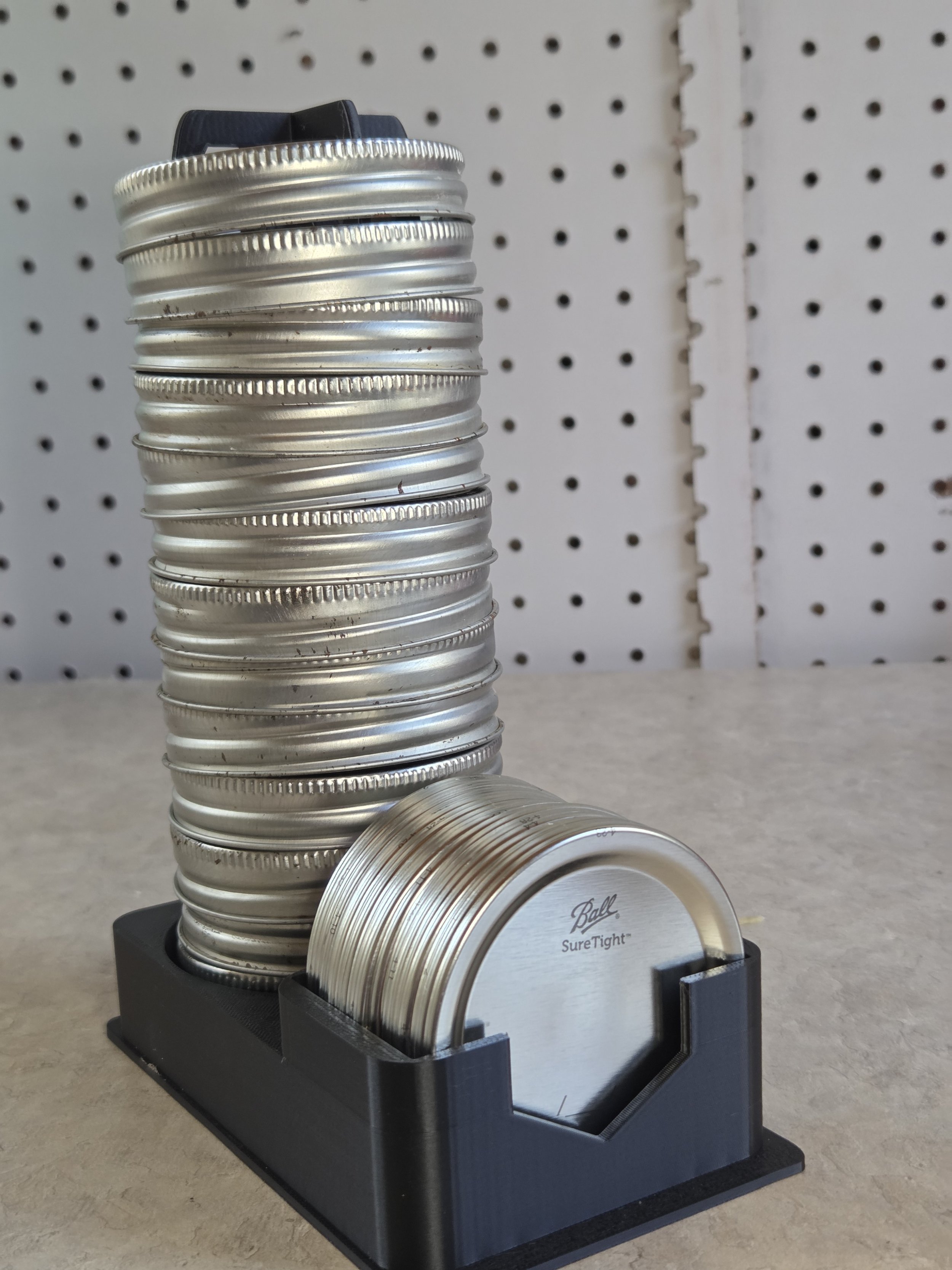 Mason jar lid and ring organizer