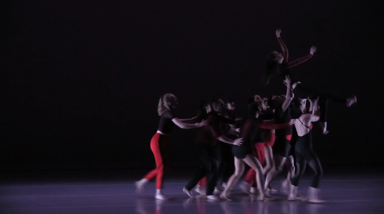 En brazos entre líneas enemigas