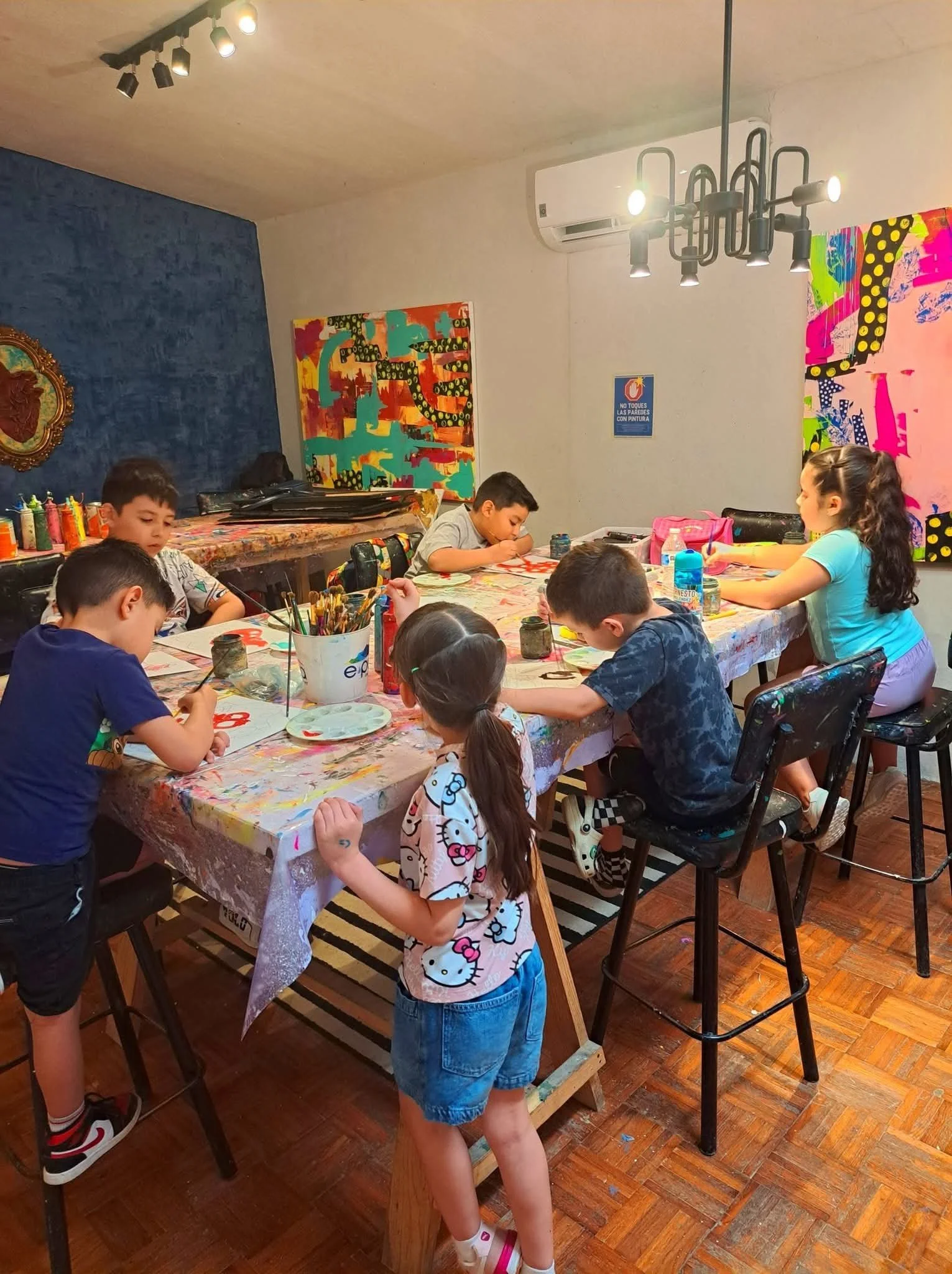 Taller de arte terapia con alumnos autistas y otras neurodivergencias.