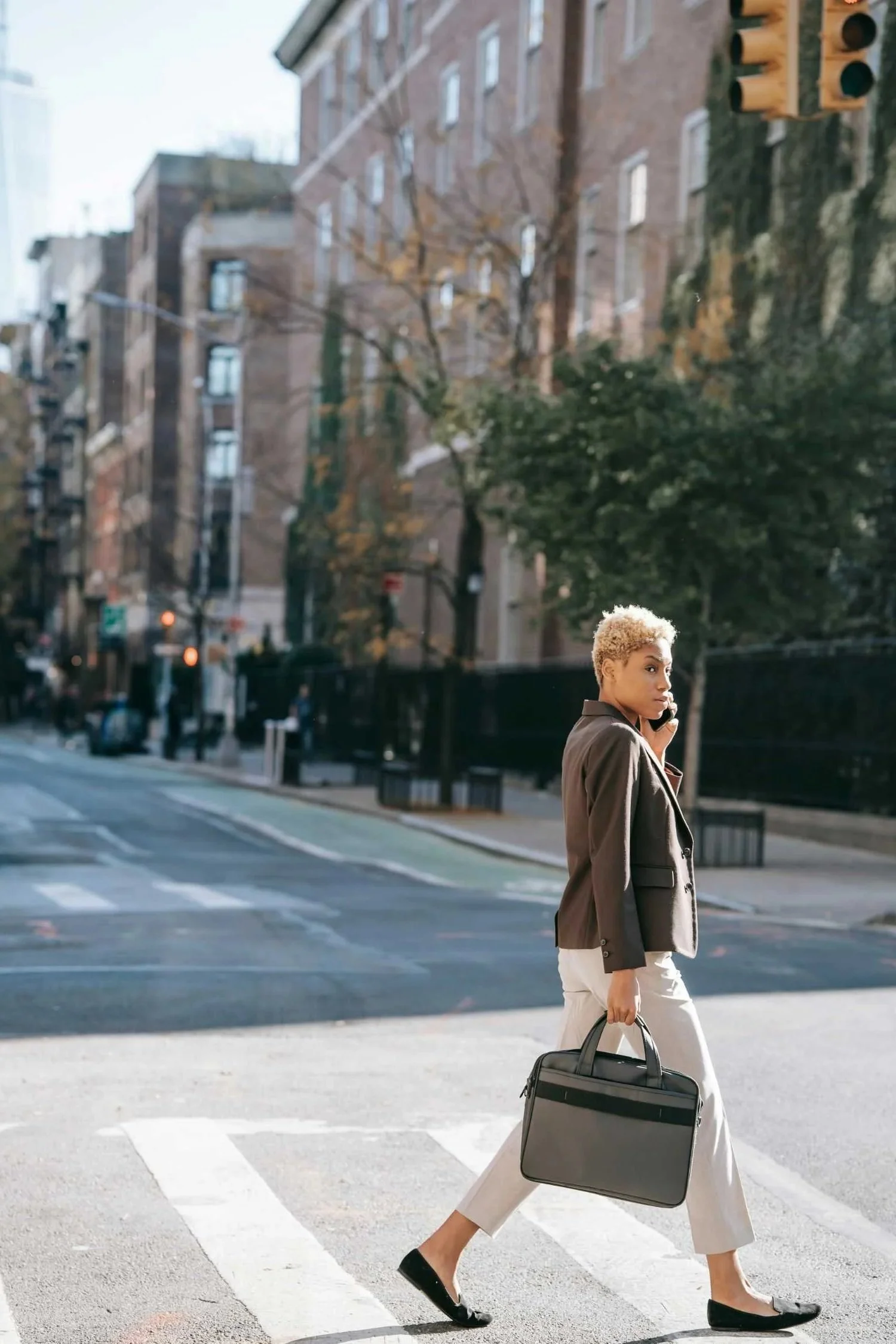 Sam Colbert, Individual Therapy in Philadelphia - Professional woman seeking therapy