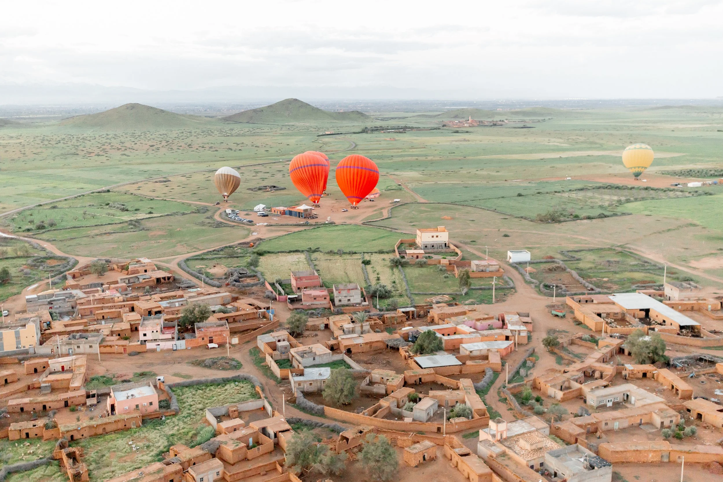 Morocco : Hot Air Balloon over Amizmiz
