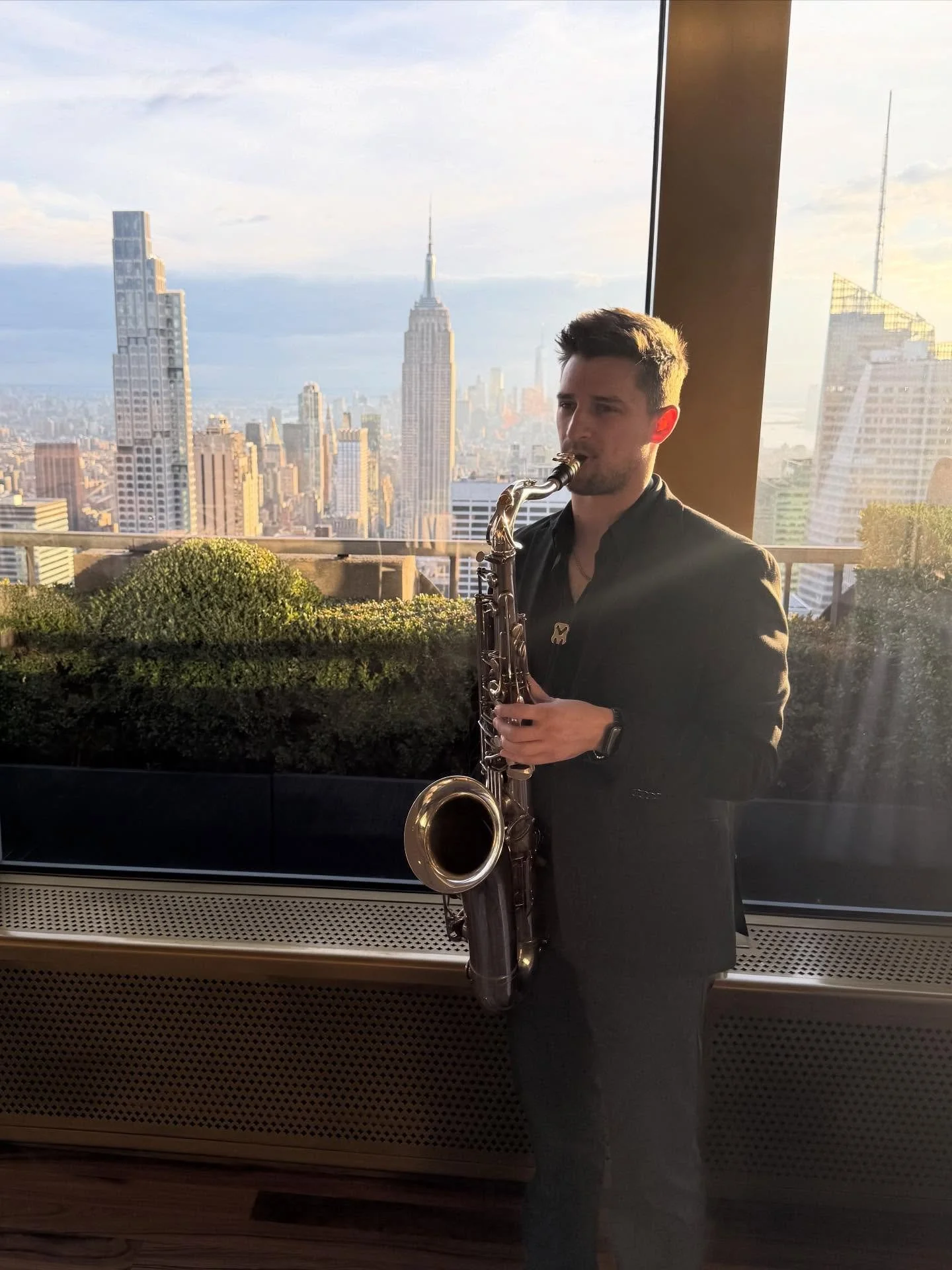 Had the pleasure of playing at one of my favorite venues in NYC #therainbowroom #rockafellercenter #nbc 

.
.
.
.
.
.
.
#mattbermanmusic #mattberman #music #madeinny #newyorkcity #nyc #popmusic #live #saxophone #artist #saxmusic #saxophonemusic #live