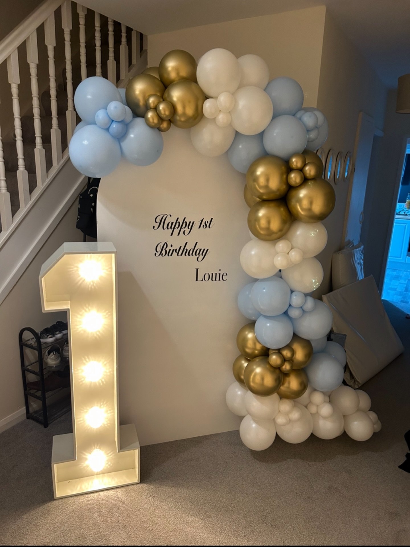 Happy first birthday big Lou Dawg🤍 #babyboysbirthday #boysbirthdaydecor #babydecorinspo #ballooninspo #balloonsleeds