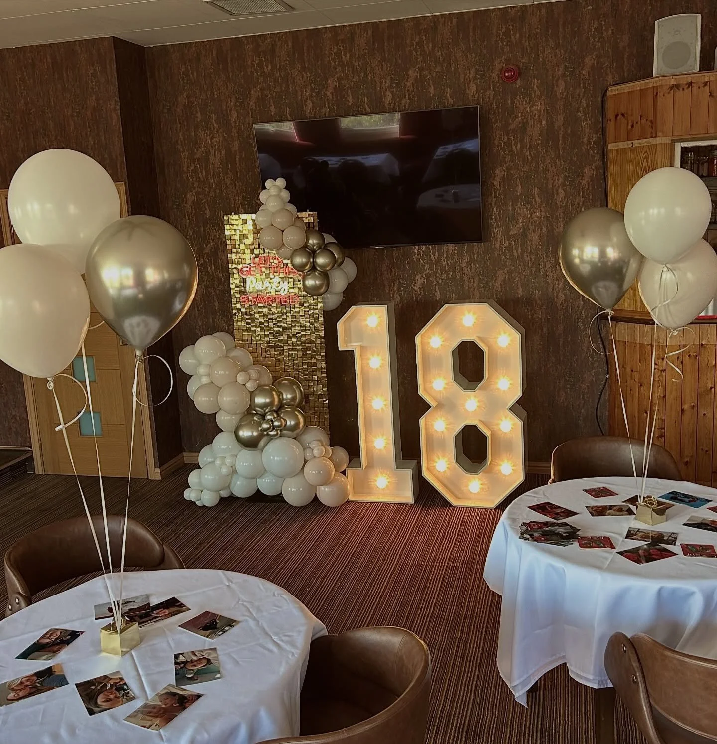 18, balloon spiral around a gold shimmer wall😊🤍 #balloons #balloondisplay #love #18thbirthday #birthdayinspo