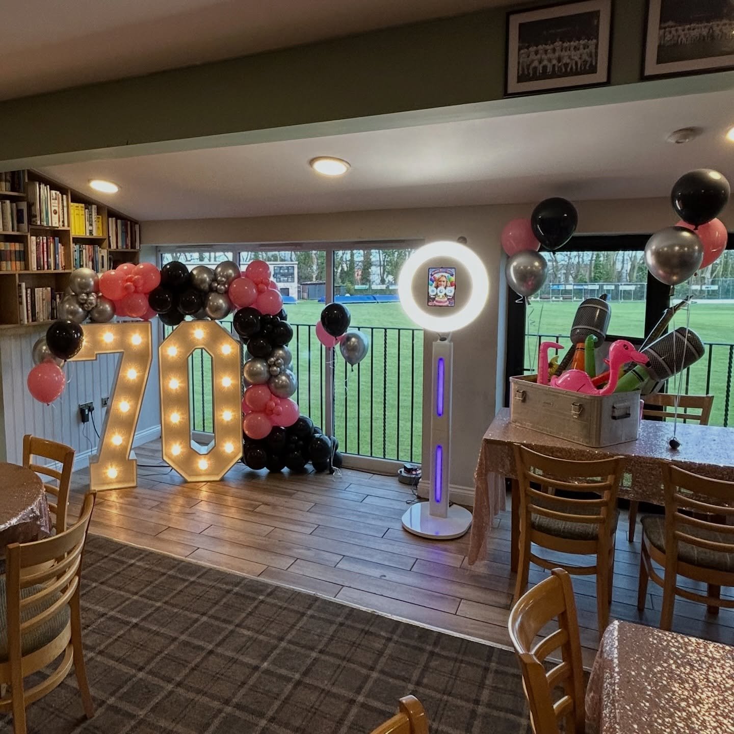 Full package in swing! Create your own package with Howarth events today!&hearts;️ #eventshireleeds #selfiepodhireleeds photoboothhireleeds #selfieoftheday #photopodleeds