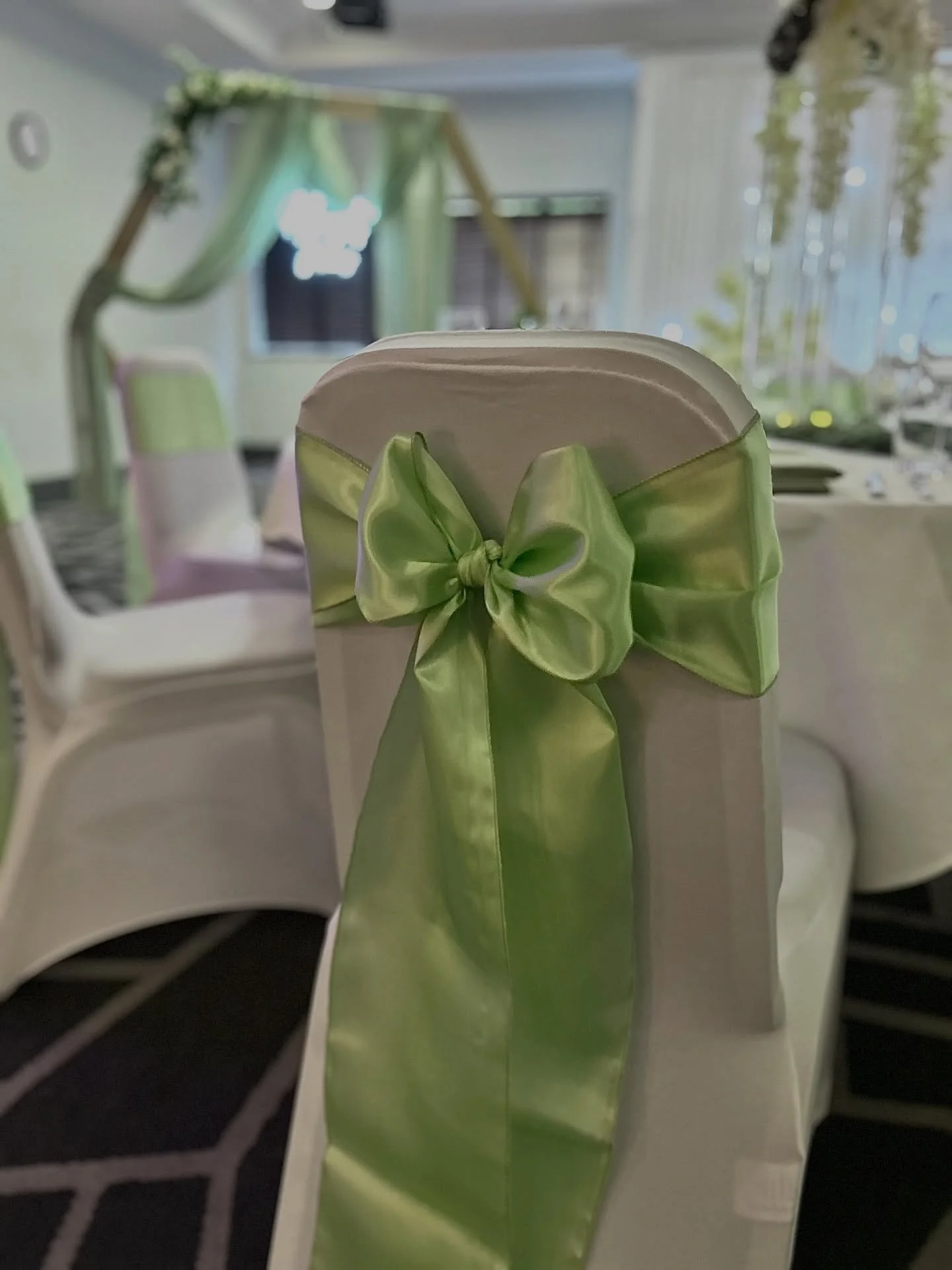 We mastered the bow so you don&rsquo;t have to! We have a vast range of colour options- these are only a few of what we have🤍  Book your wedding with us today and recieve a premium looking wedding without the doubled up price tag😊🎉 #weddinghirelee