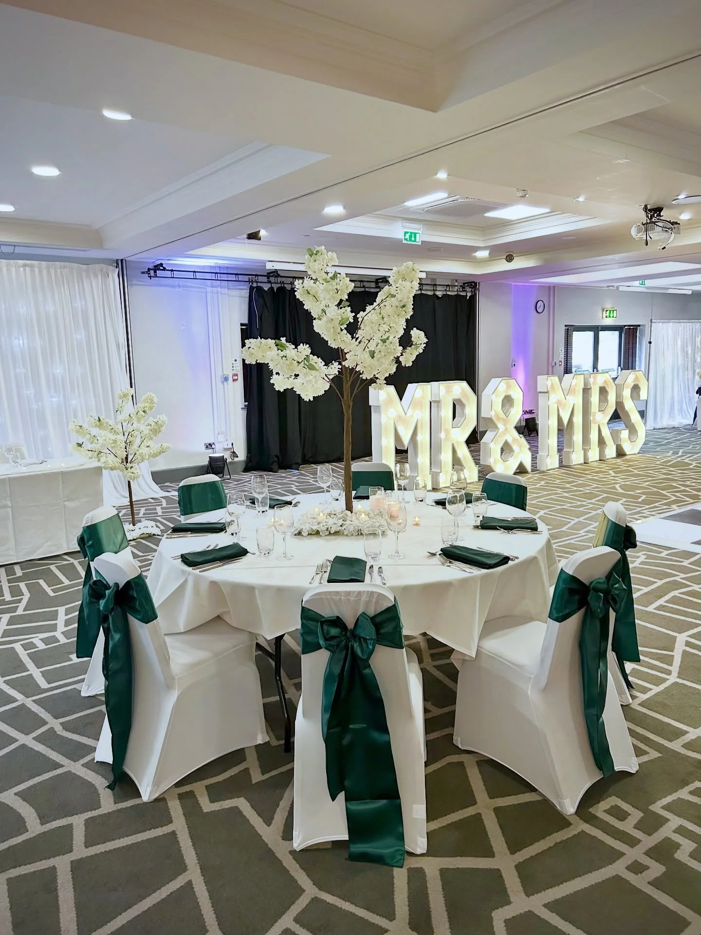 Table designs package! We do the full wedding table decor including the top table to save you from hiring the nitty gritty😊 book today!🤍 #weddingsleeds #weddingsyorkshire #weddingswestyorkshire #chairandtabledecorleeds #weddinghireleeds Howartheven