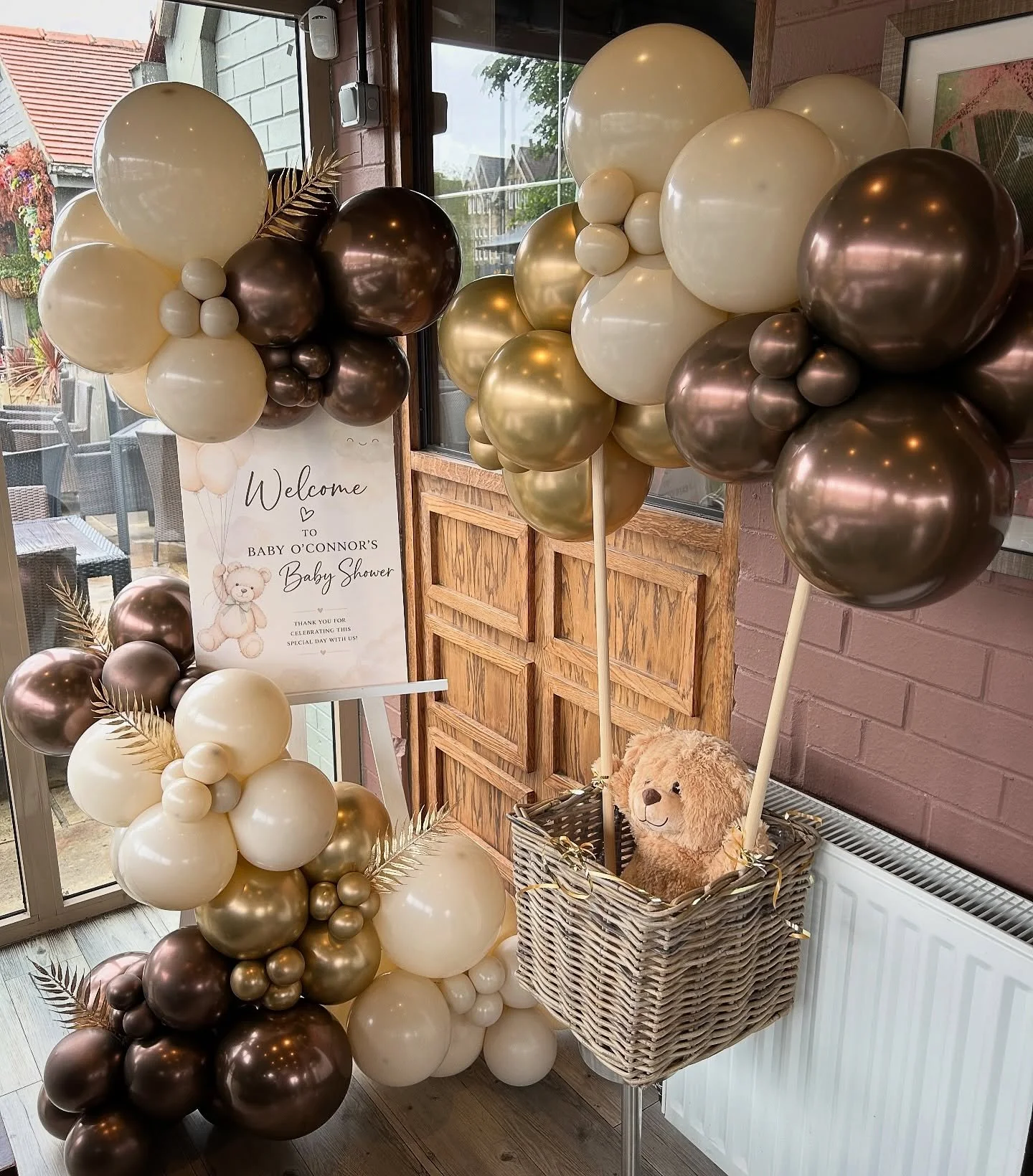 We can bearly wait! Baby shower 🐻 🤍 Loved doing this for a wonderful couple🥰 Book today! Howartheventshire.com