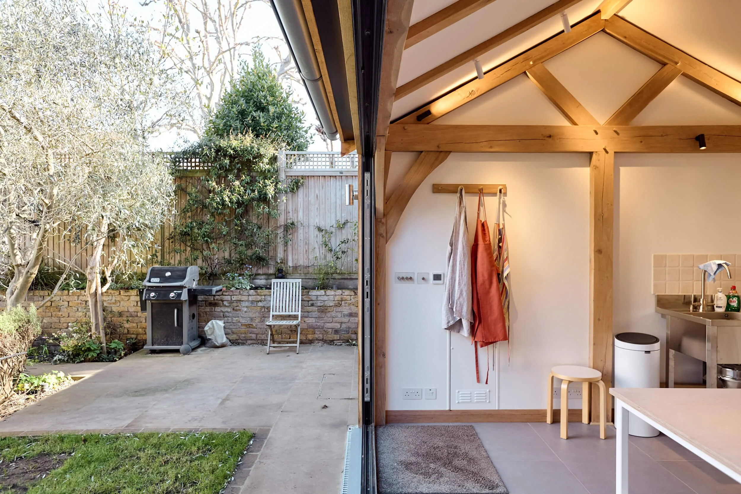 Oak Framed Pottery Studio - Wimbledon 10.jpg