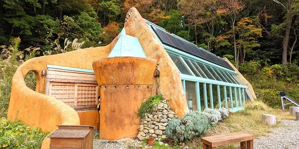 🌿 Earthships: Living Fully Everyday