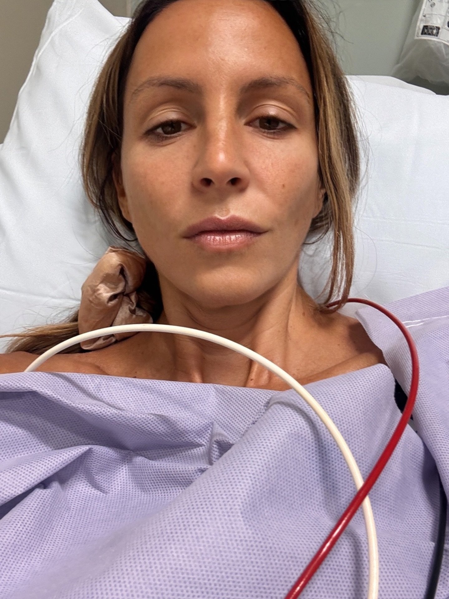 April, you were everything.
New beginnings.
A city becoming home.
New friends&hellip; and old ones still holding me from New York, LA, Italy.
And then&mdash;stillness.
Because life isn&rsquo;t always wine glasses and high heels.
Sometimes it asks you