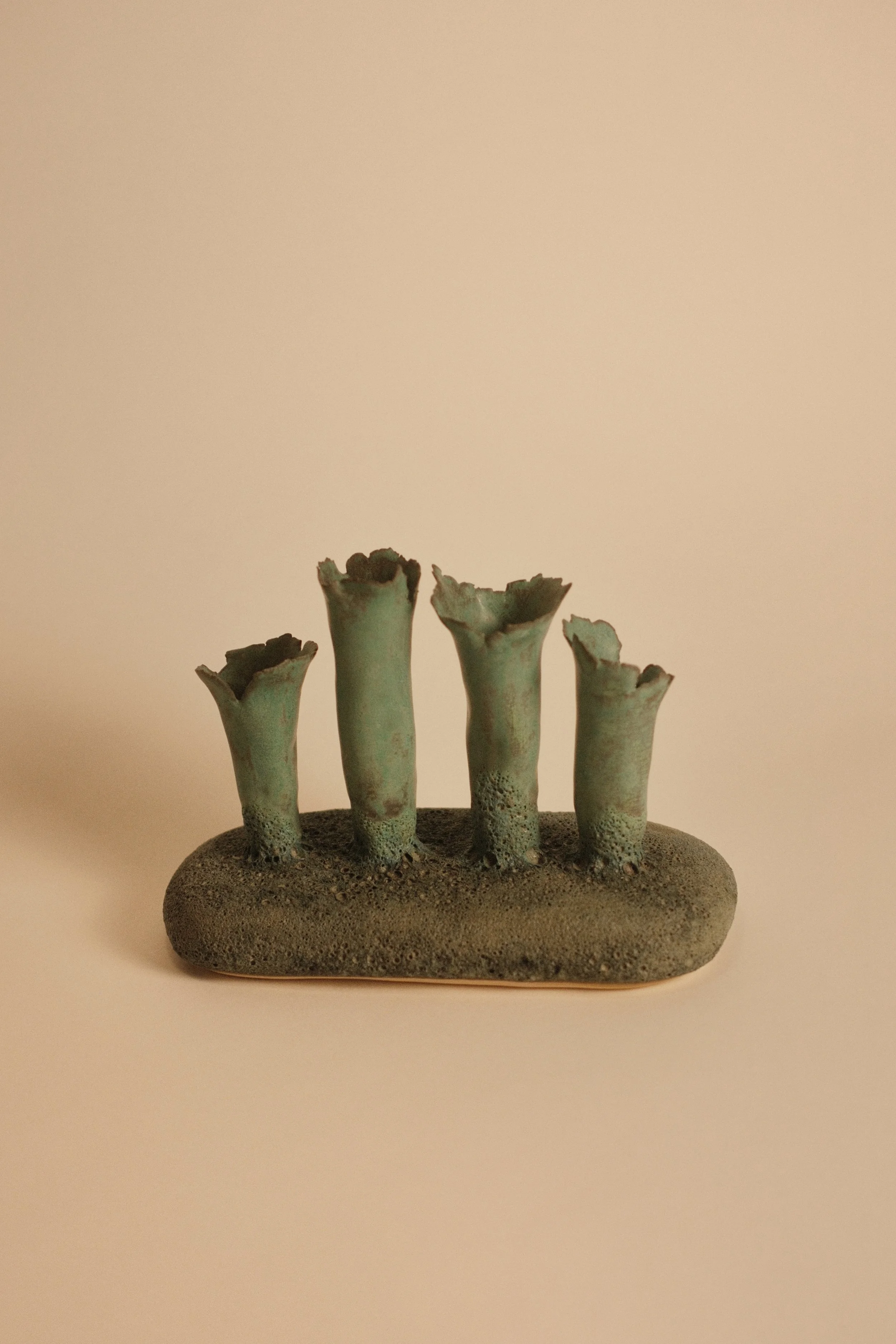 bud vase back green.jpg