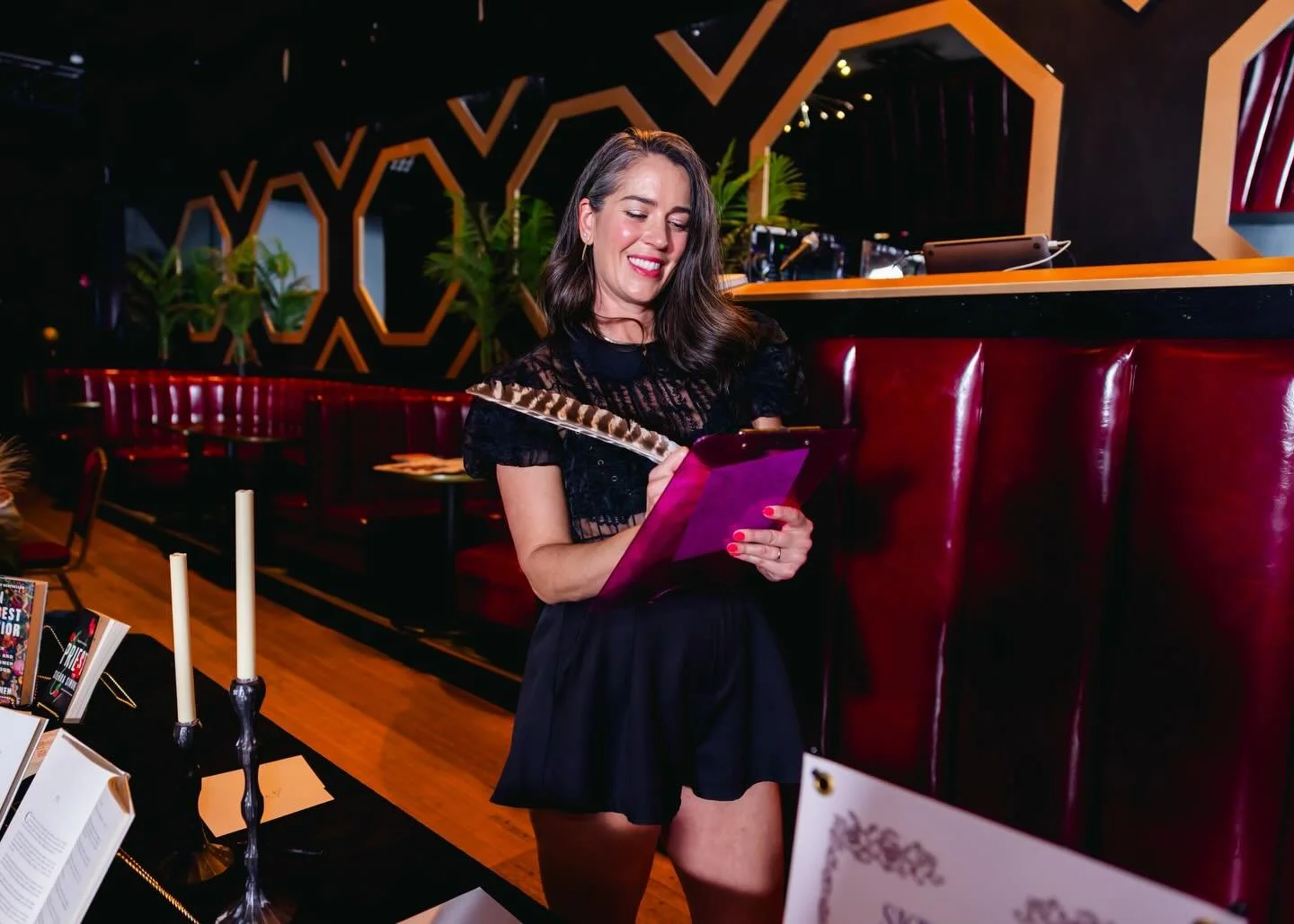 This is the giant grin I get when writing to all you very good girls out there 😁😘

Thank you for the cute 📸: @erikarichphoto 

#smut #customspicystories