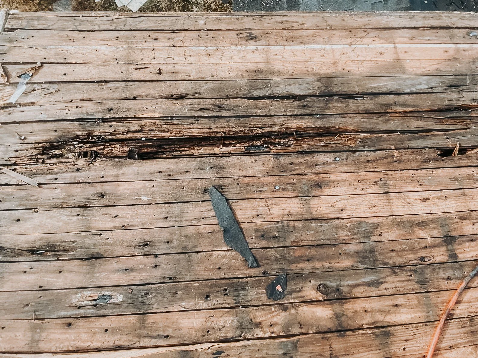 When Do You Have to Replace the Roof Deck? A Homeowner’s Guide to Delaminated, Rotten, or Damaged Wood