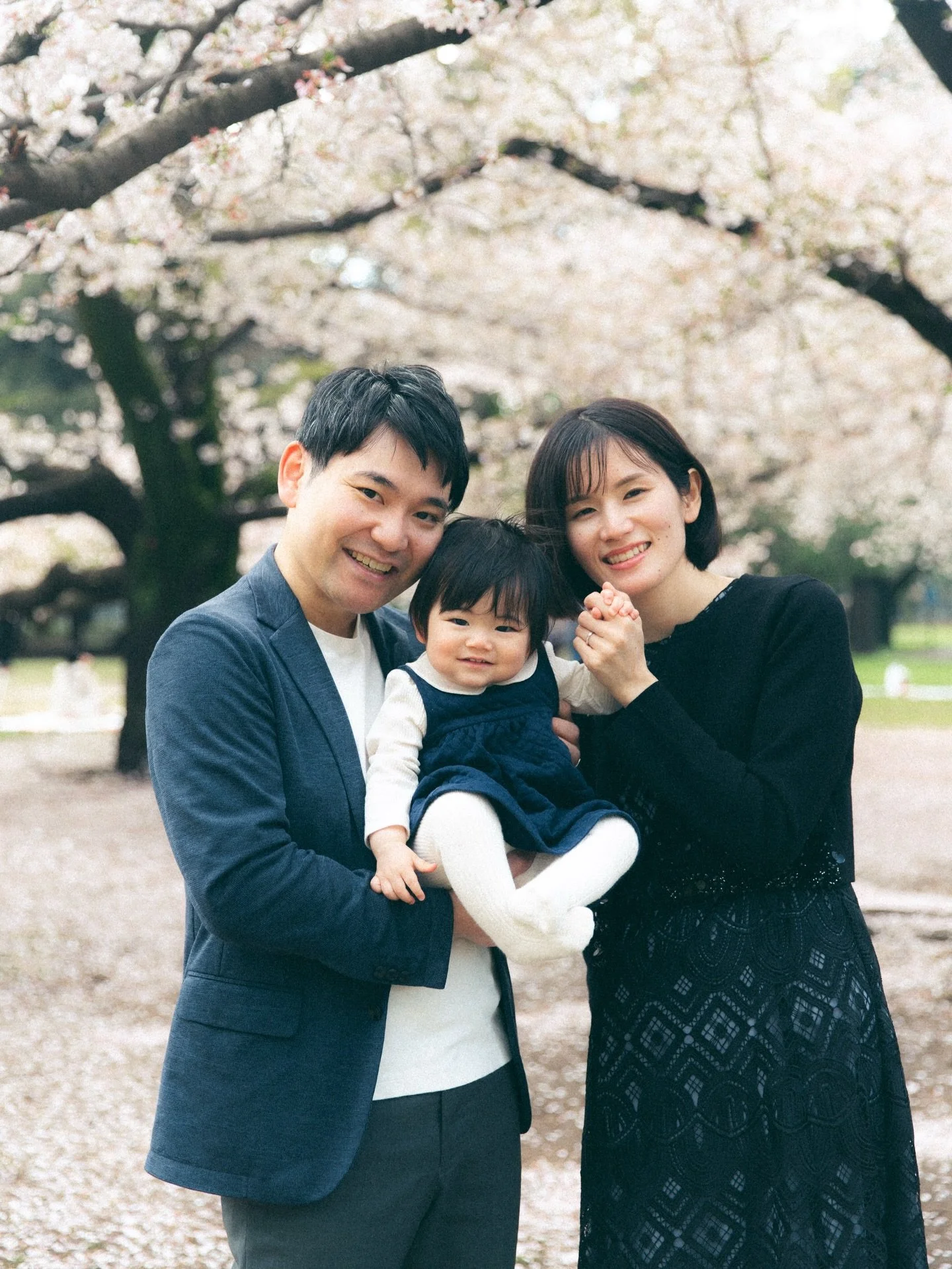 They weren&rsquo;t clients.
They were just a family taking photos on their own under the cherry blossoms.

I almost kept walking&hellip;
but something told me to ask.

So I did.

And this is what we created 🌸

#SakuraSeason
#JapanPhotography
#Family